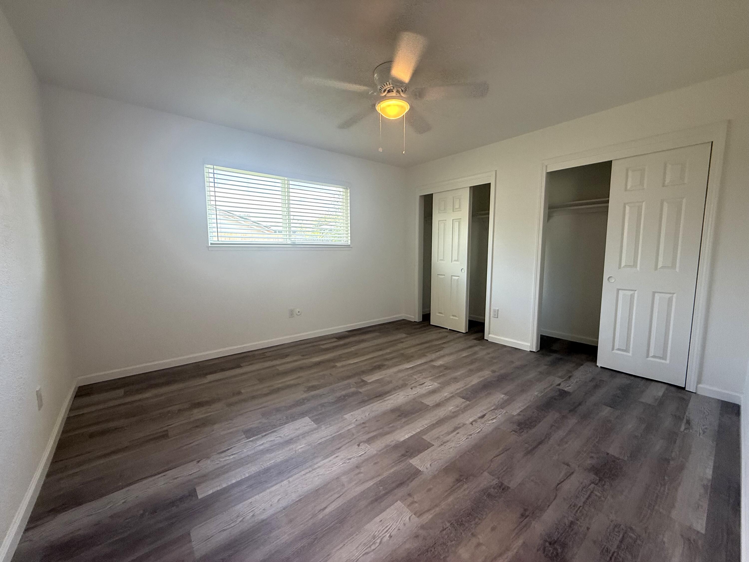 1093 Raymond Rd, Hanford, CA 93230