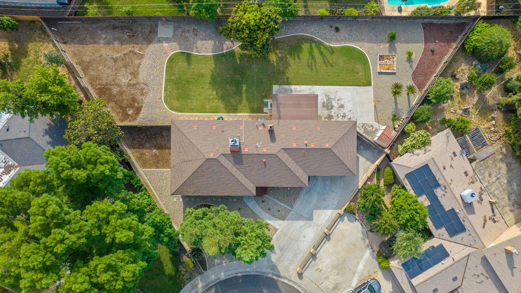 650 W Princeton Ct, Visalia, CA 93277