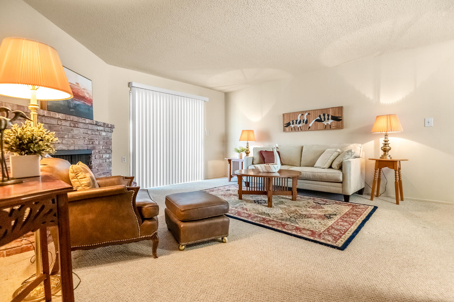 650 W Princeton Ct, Visalia, CA 93277