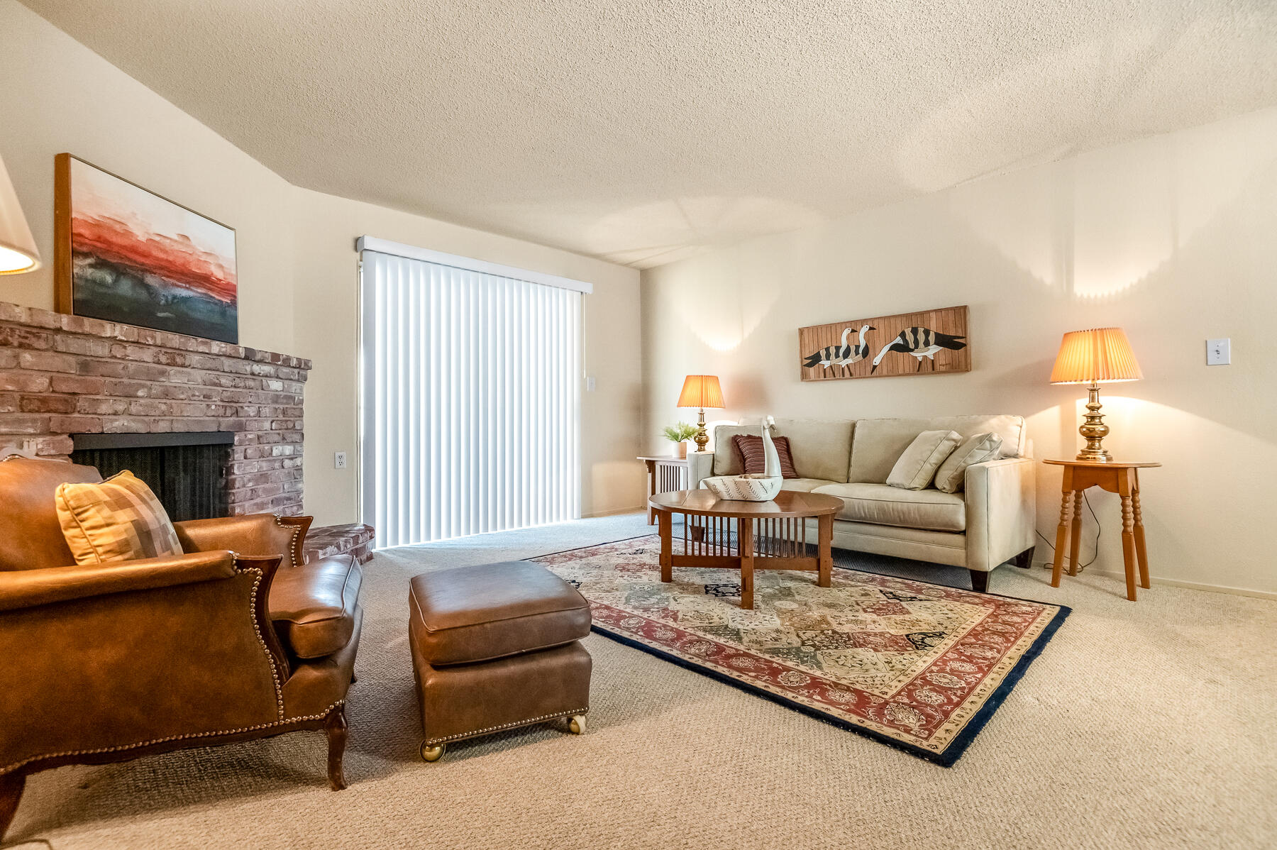 650 W Princeton Ct, Visalia, CA 93277