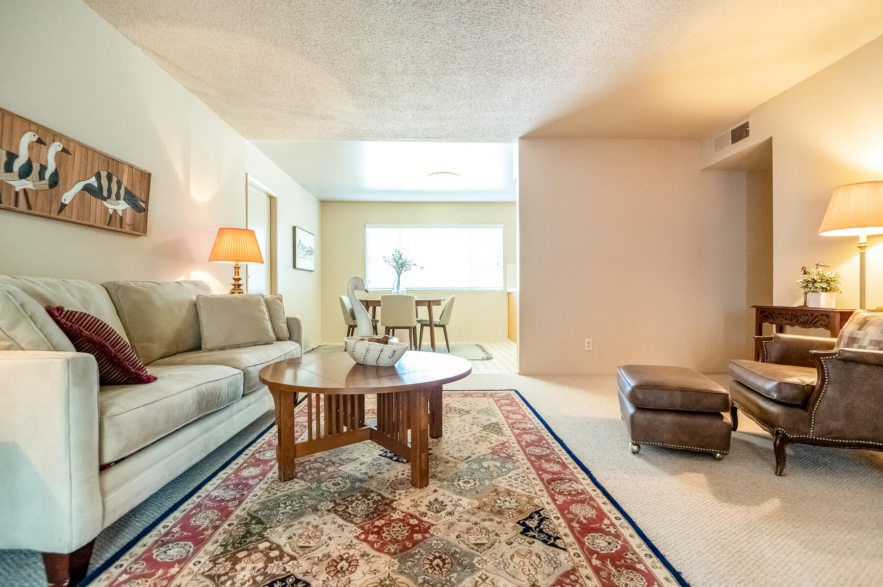 650 W Princeton Ct, Visalia, CA 93277