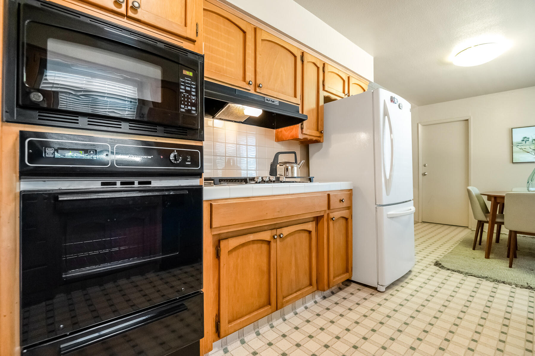 650 W Princeton Ct, Visalia, CA 93277