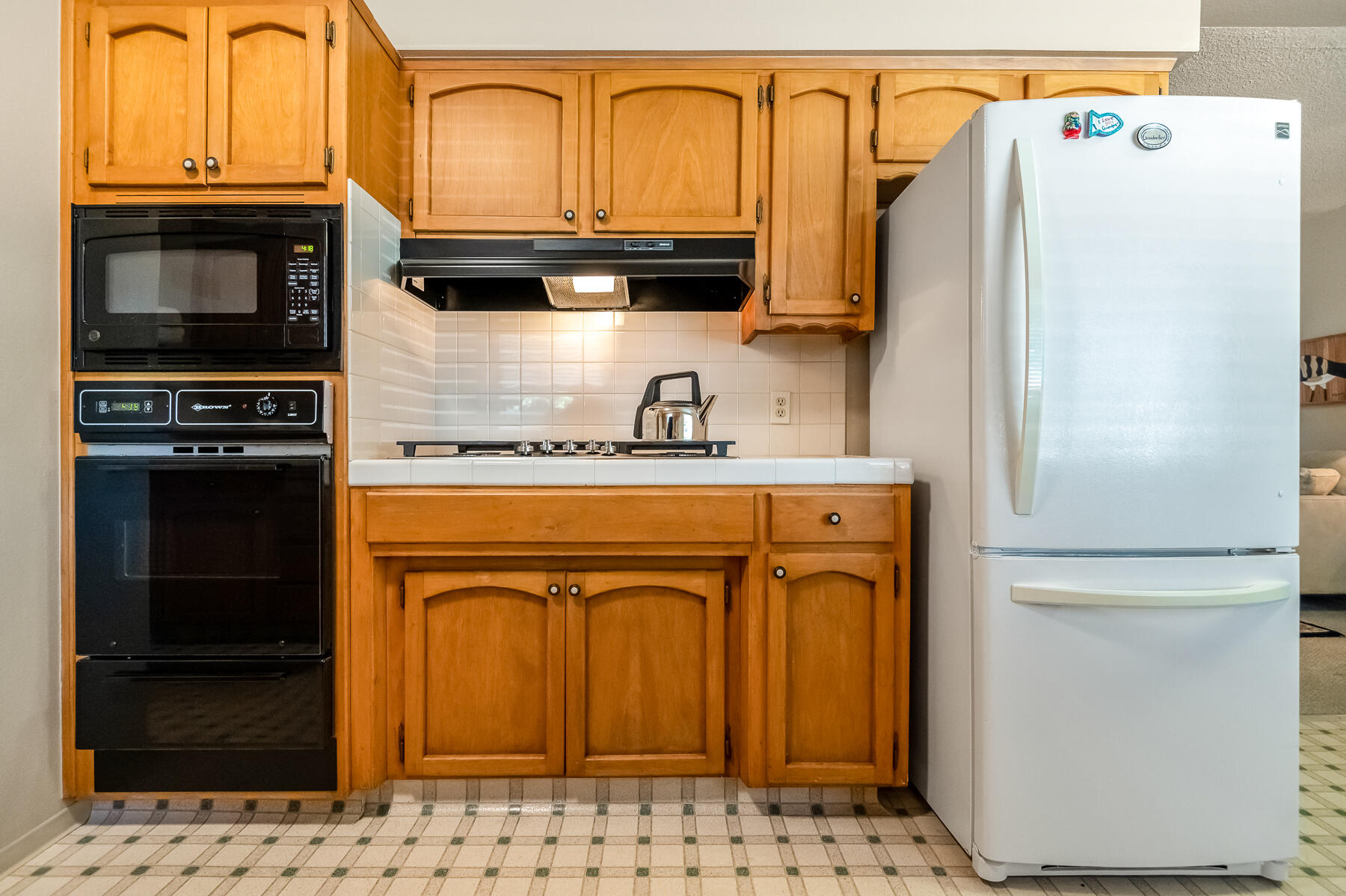 650 W Princeton Ct, Visalia, CA 93277