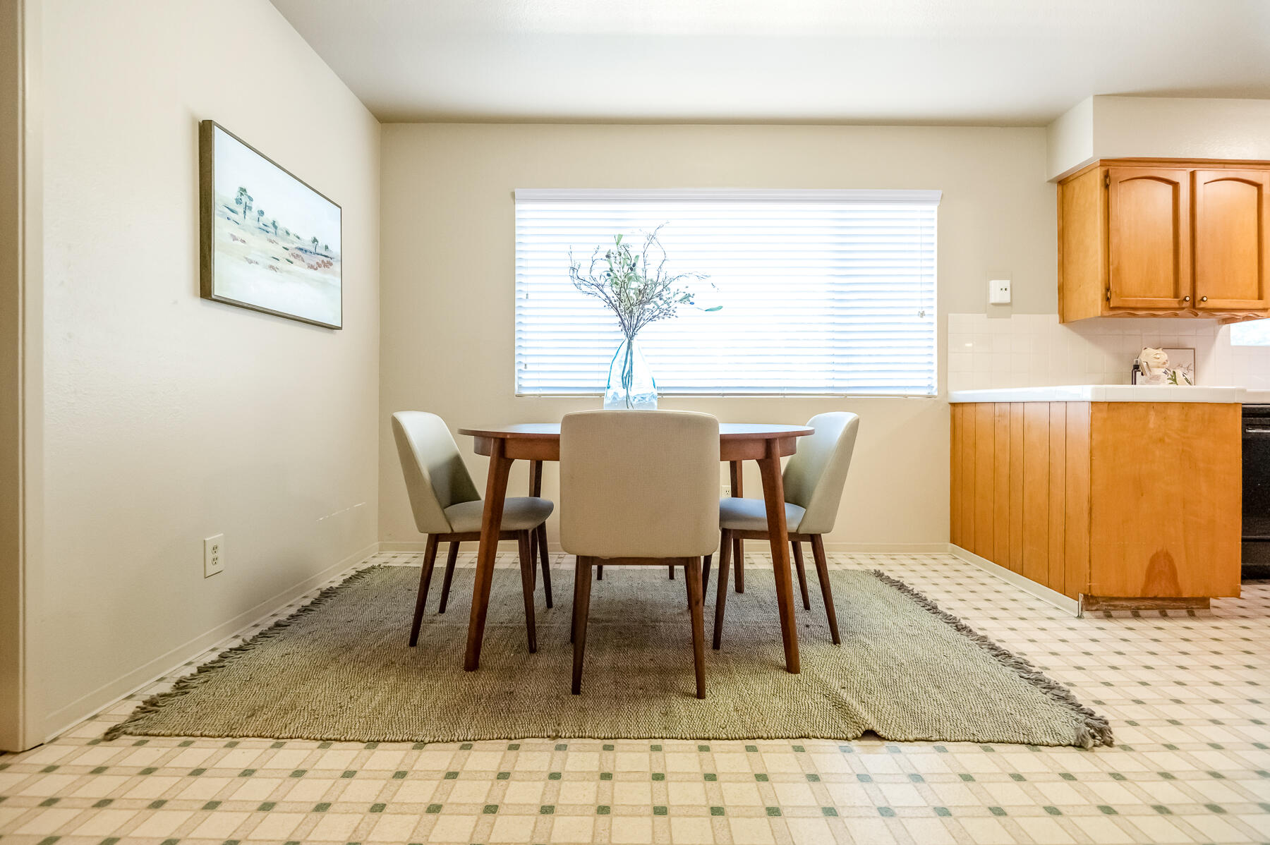 650 W Princeton Ct, Visalia, CA 93277