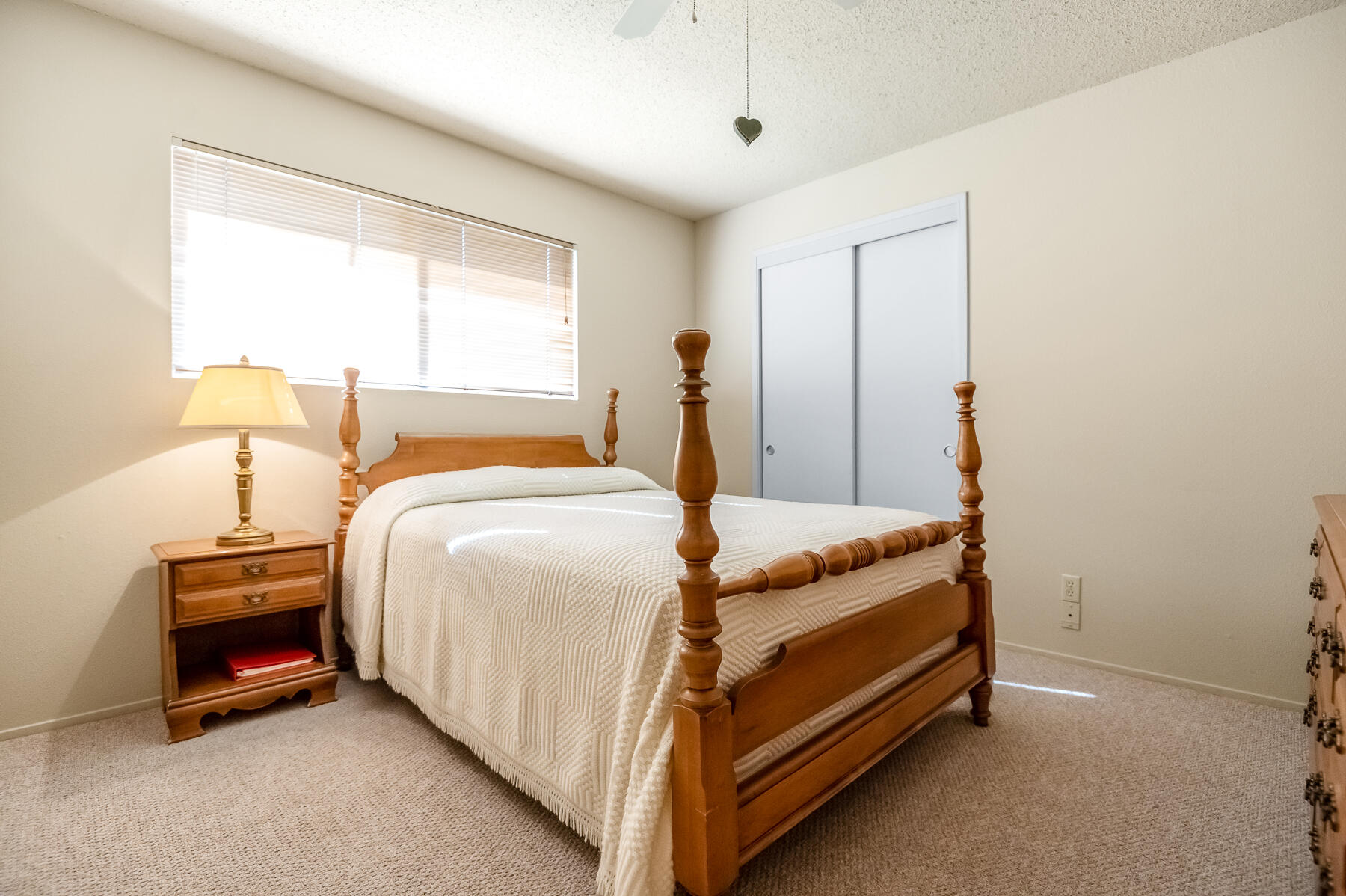 650 W Princeton Ct, Visalia, CA 93277