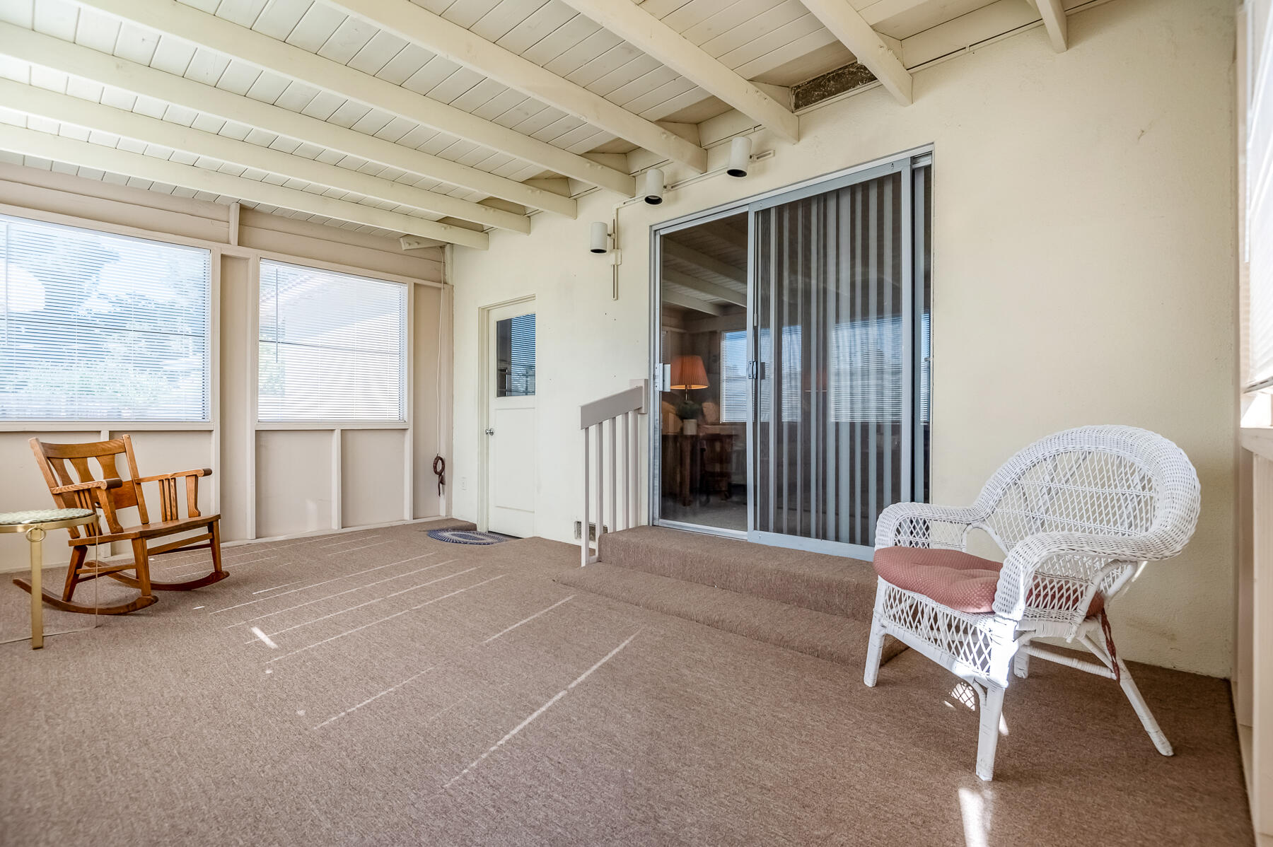 650 W Princeton Ct, Visalia, CA 93277