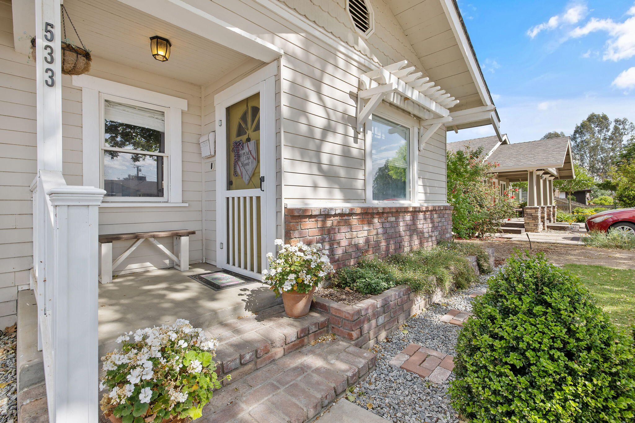 533 S E St, Exeter, CA 93221