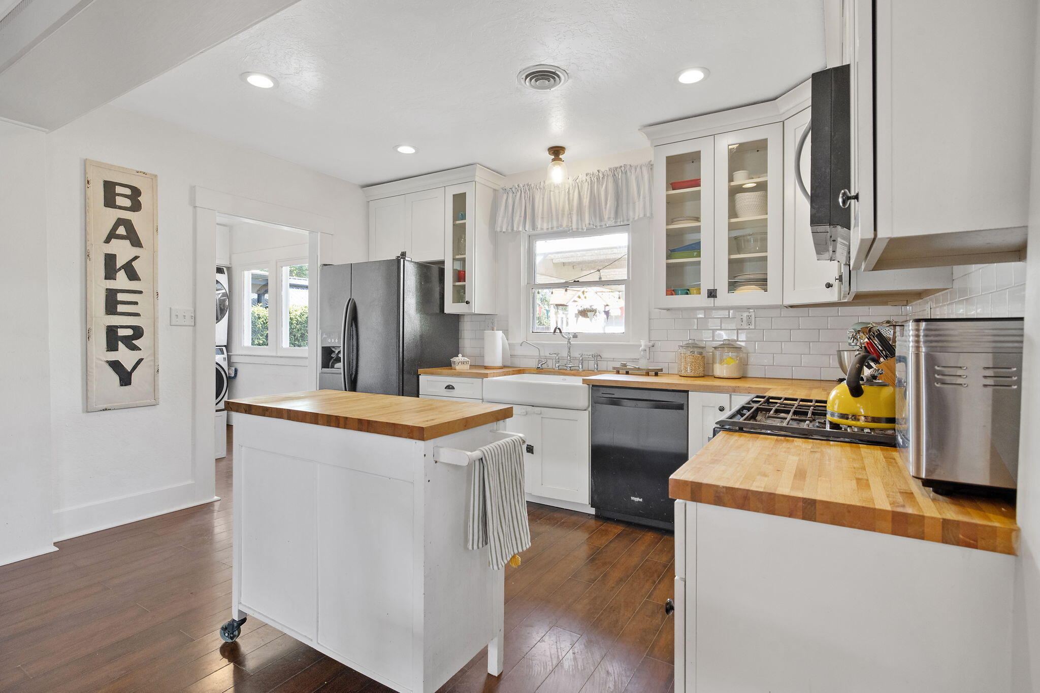 533 S E St, Exeter, CA 93221