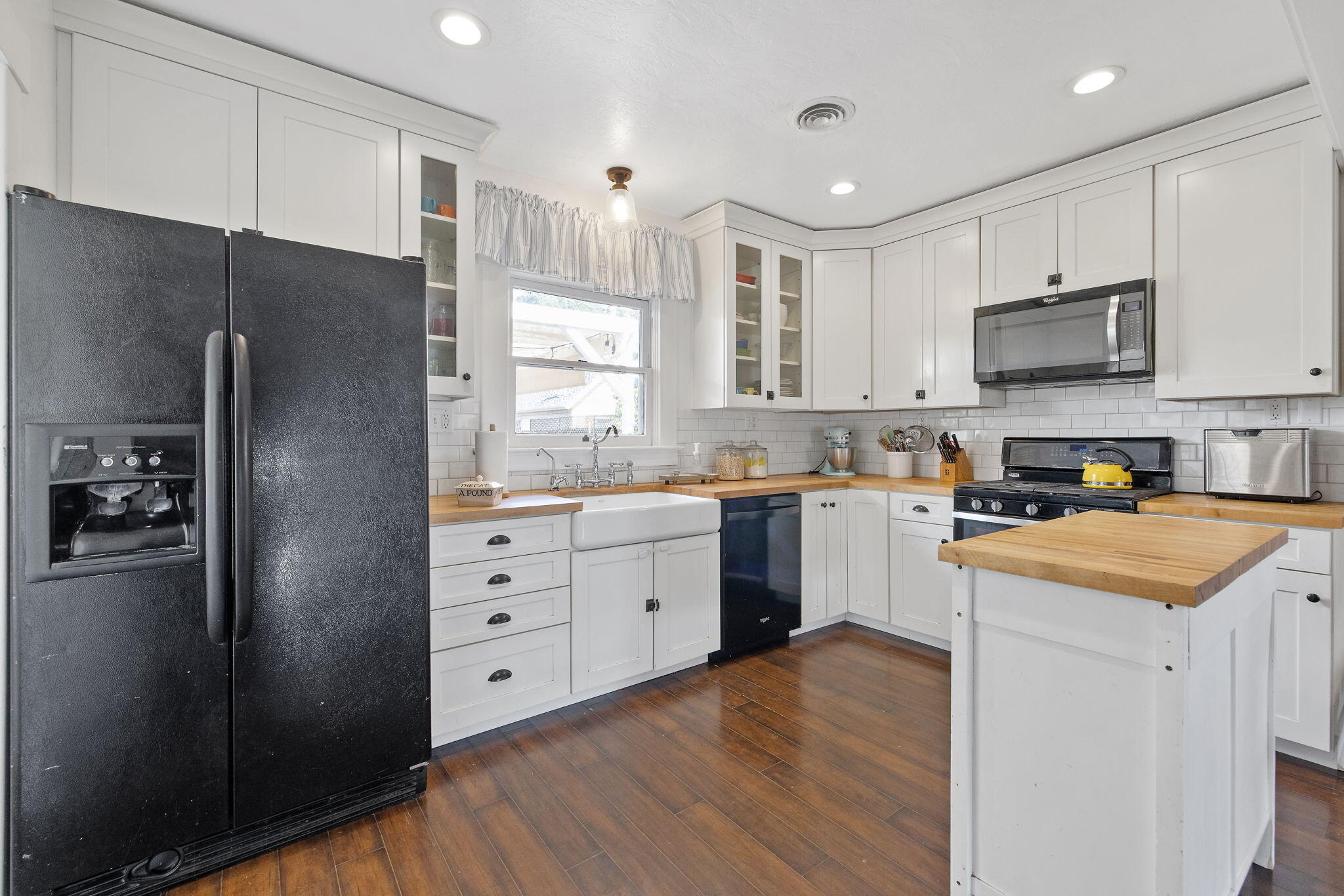 533 S E St, Exeter, CA 93221