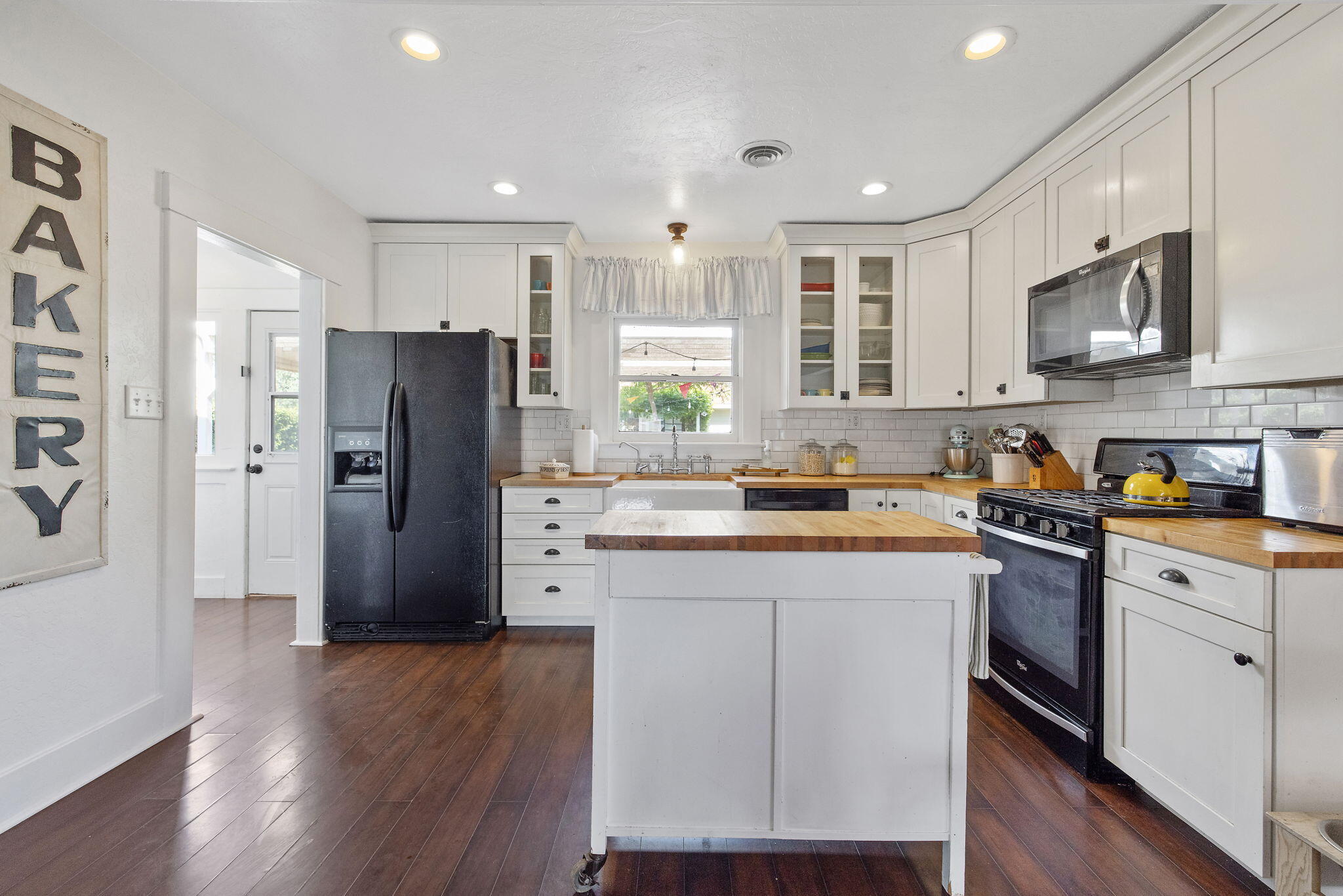 533 S E St, Exeter, CA 93221