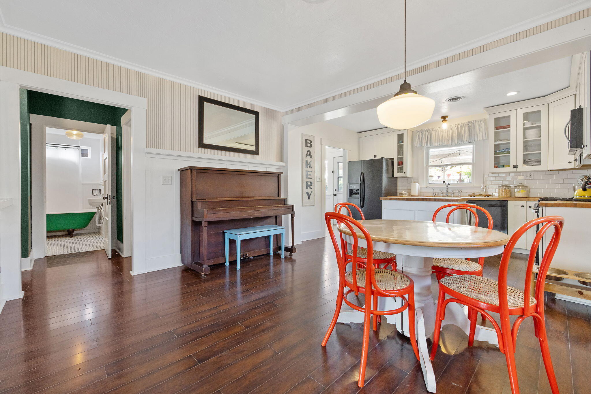 533 S E St, Exeter, CA 93221