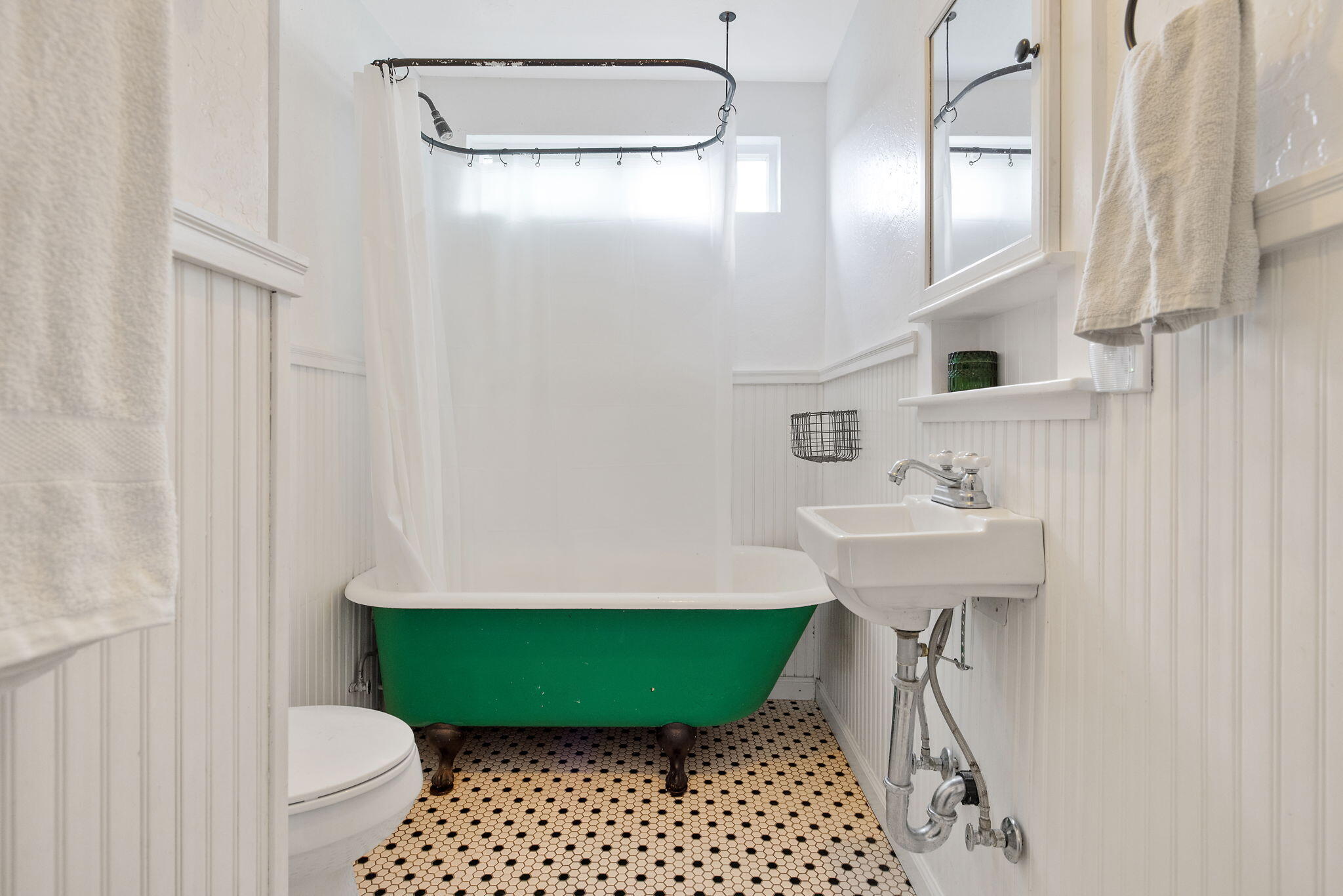 533 S E St, Exeter, CA 93221