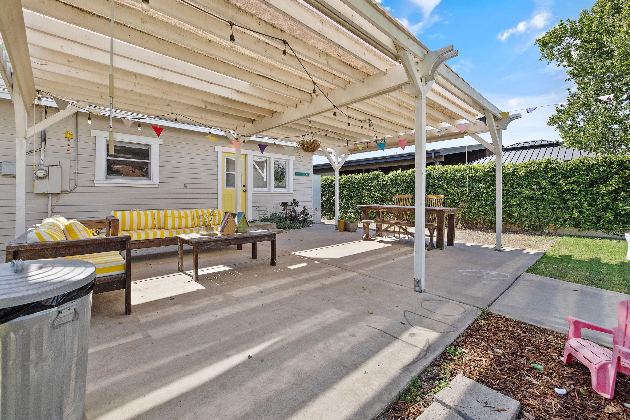 533 S E St, Exeter, CA 93221