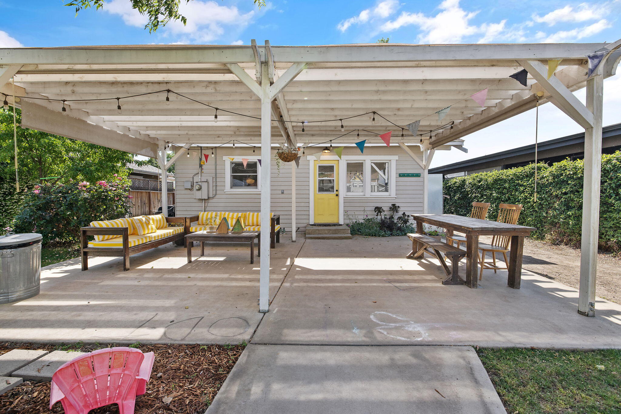 533 S E St, Exeter, CA 93221