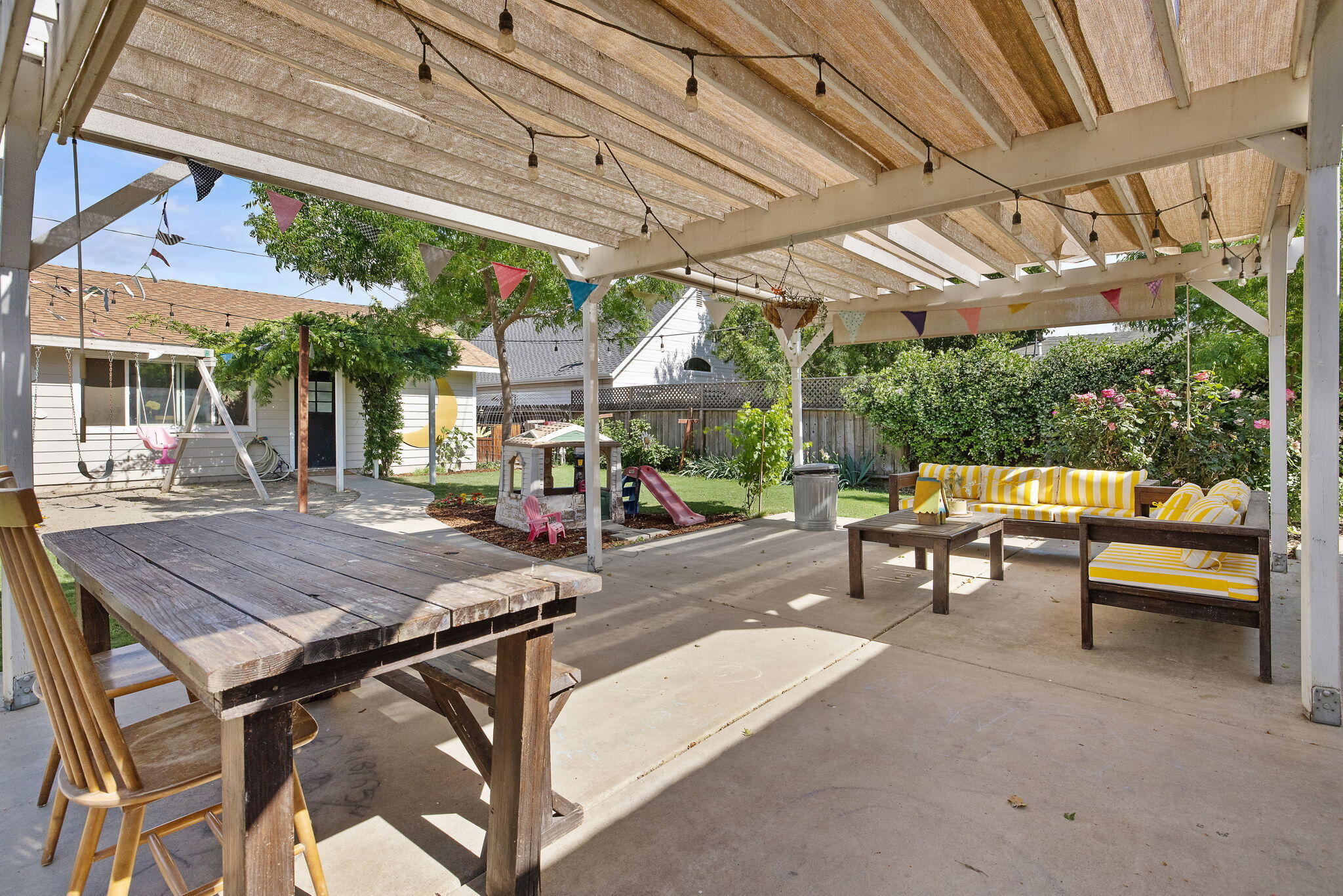 533 S E St, Exeter, CA 93221