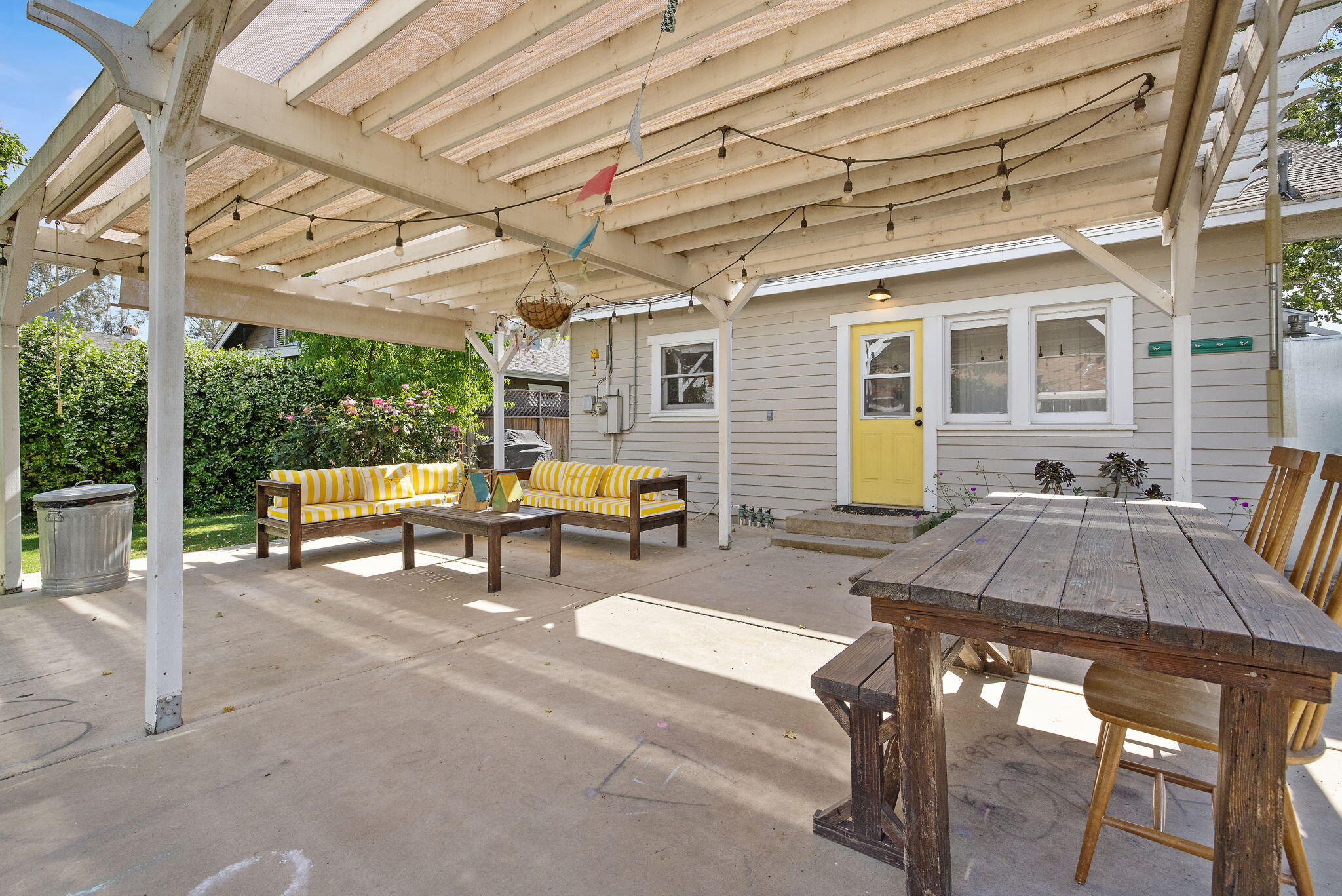 533 S E St, Exeter, CA 93221