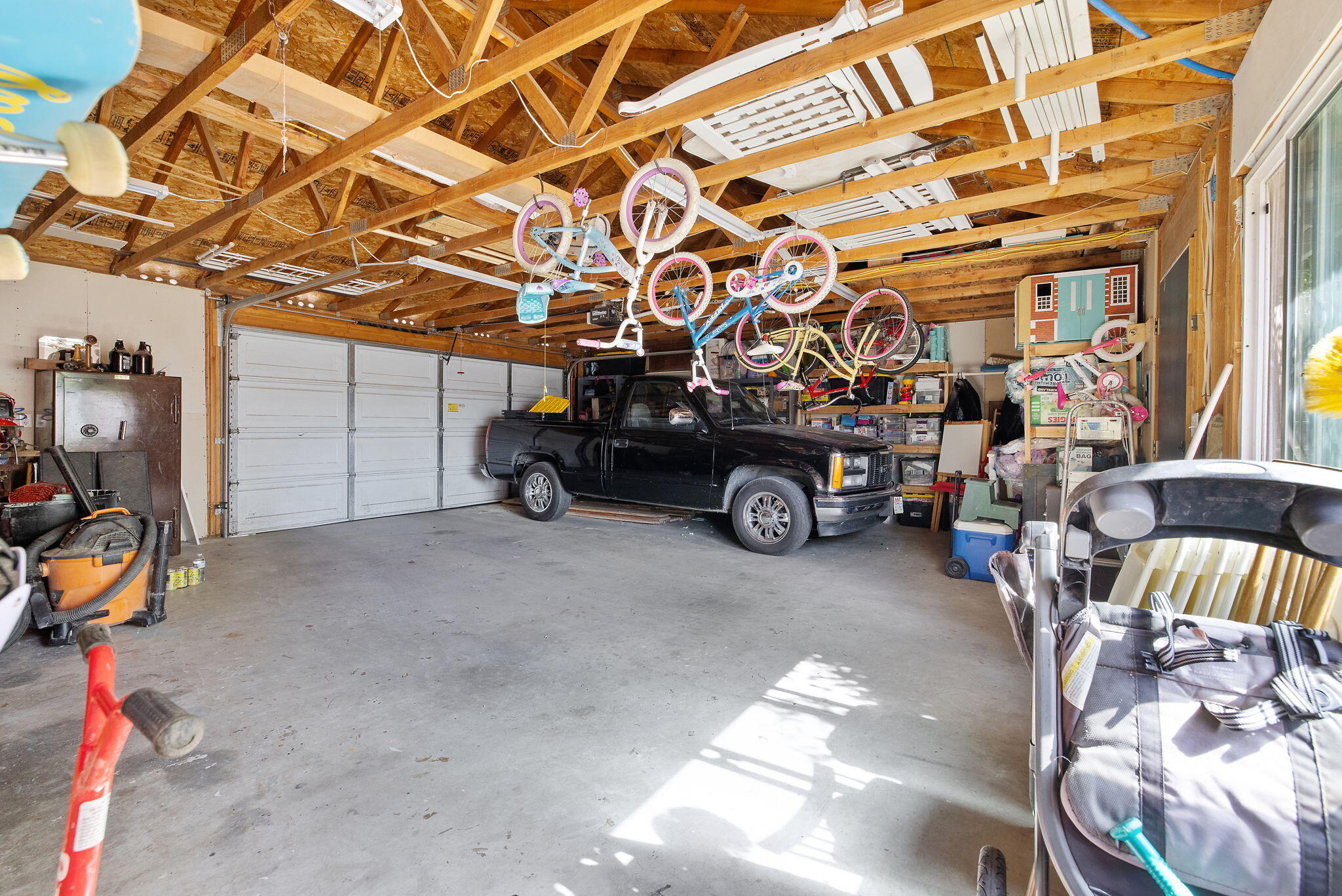 533 S E St, Exeter, CA 93221