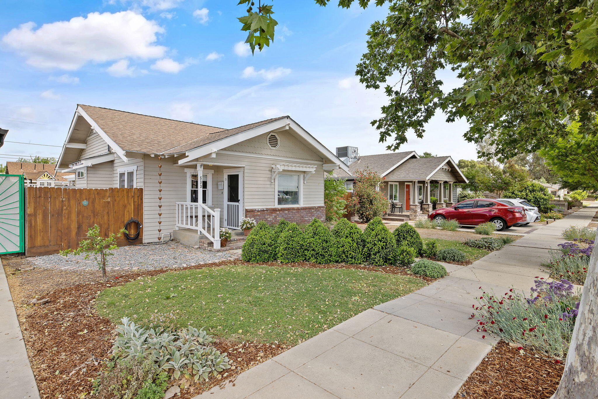 533 S E St, Exeter, CA 93221