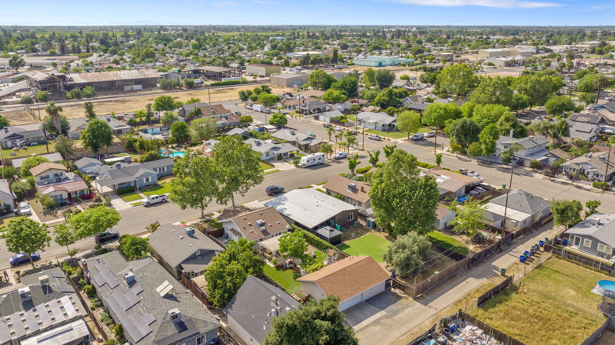 533 S E St, Exeter, CA 93221