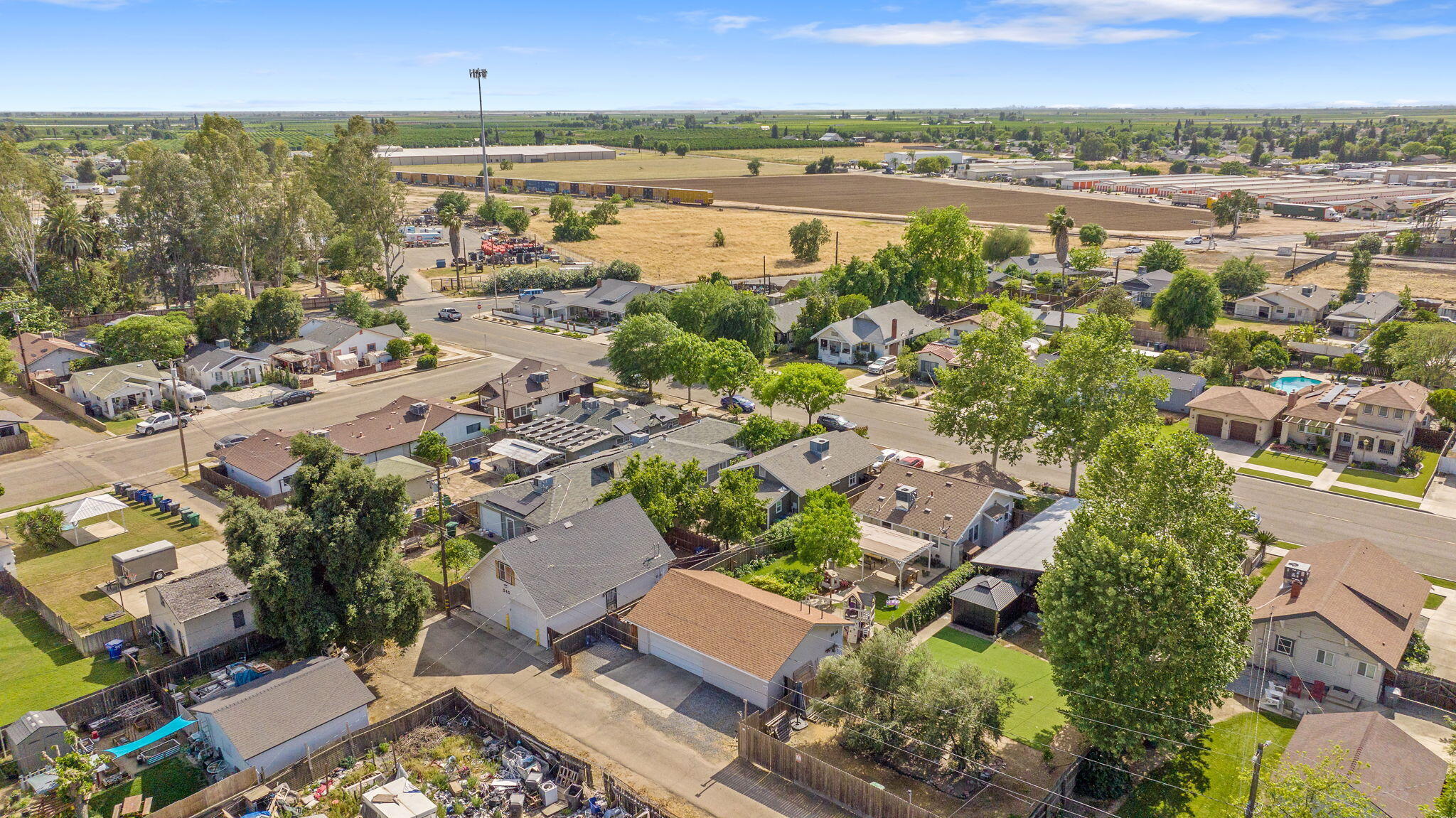 533 S E St, Exeter, CA 93221