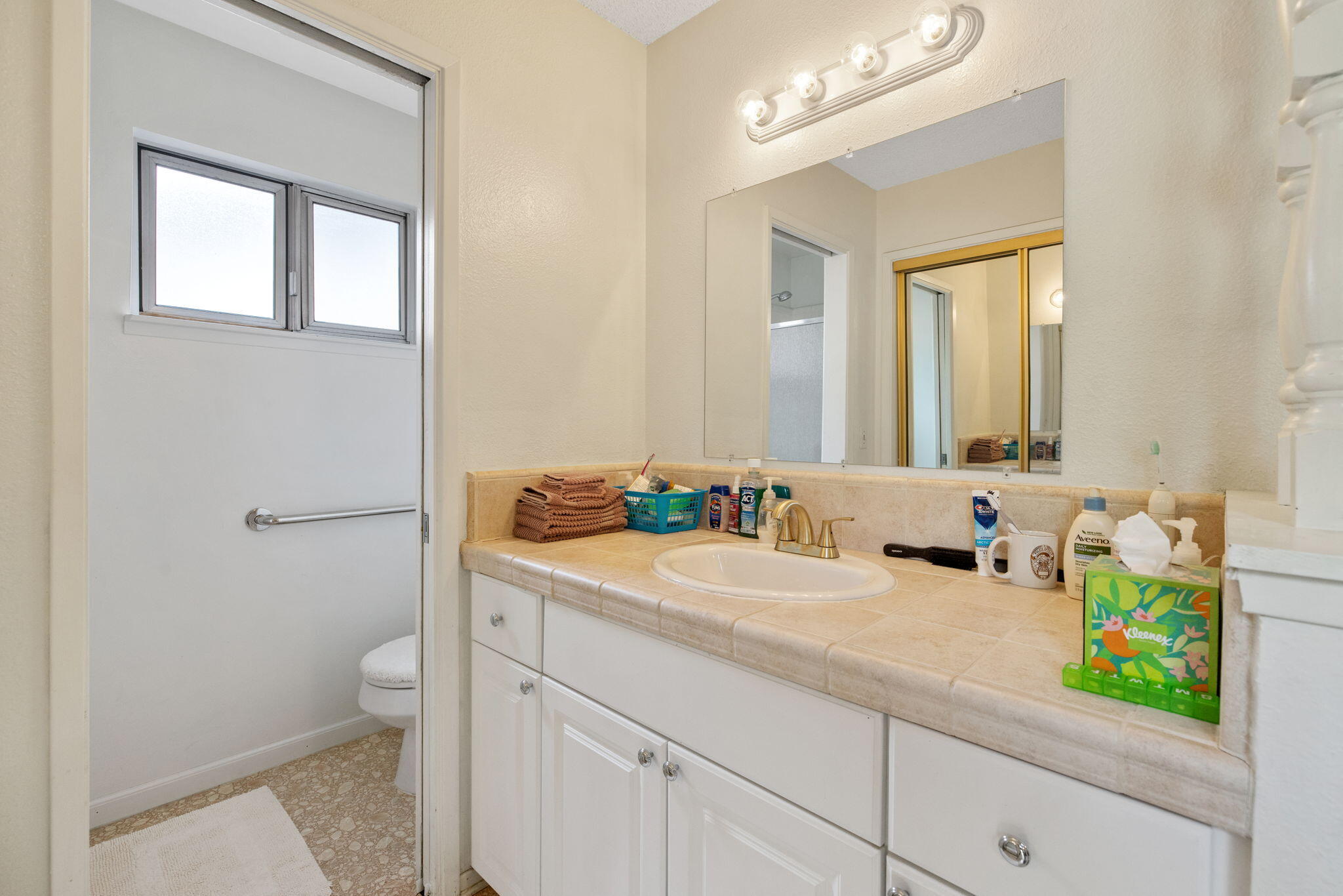 2323 S Dollner St, Visalia, CA 93277