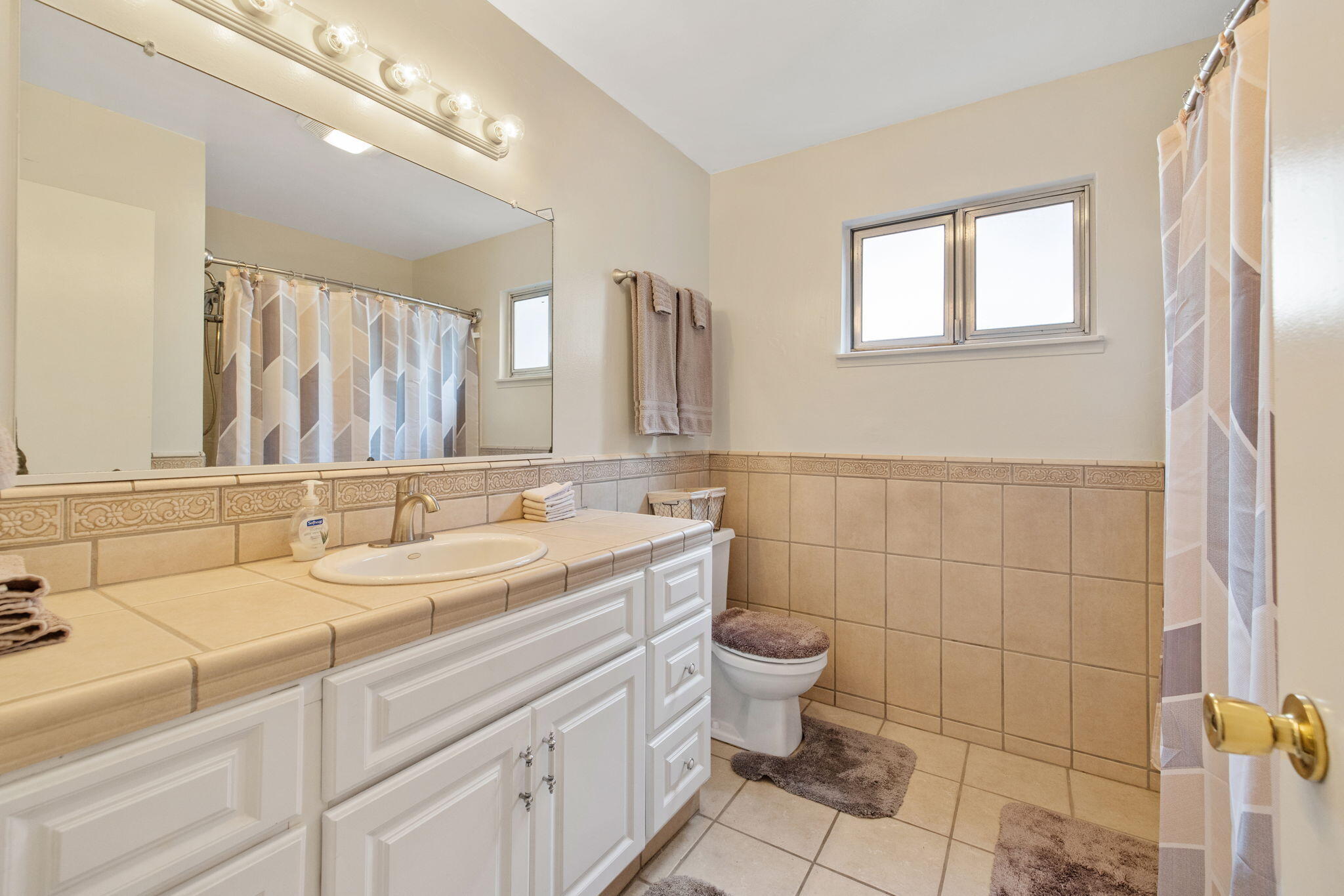 2323 S Dollner St, Visalia, CA 93277