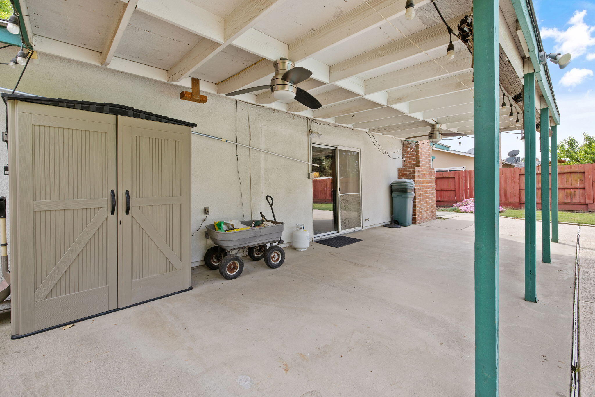 2323 S Dollner St, Visalia, CA 93277