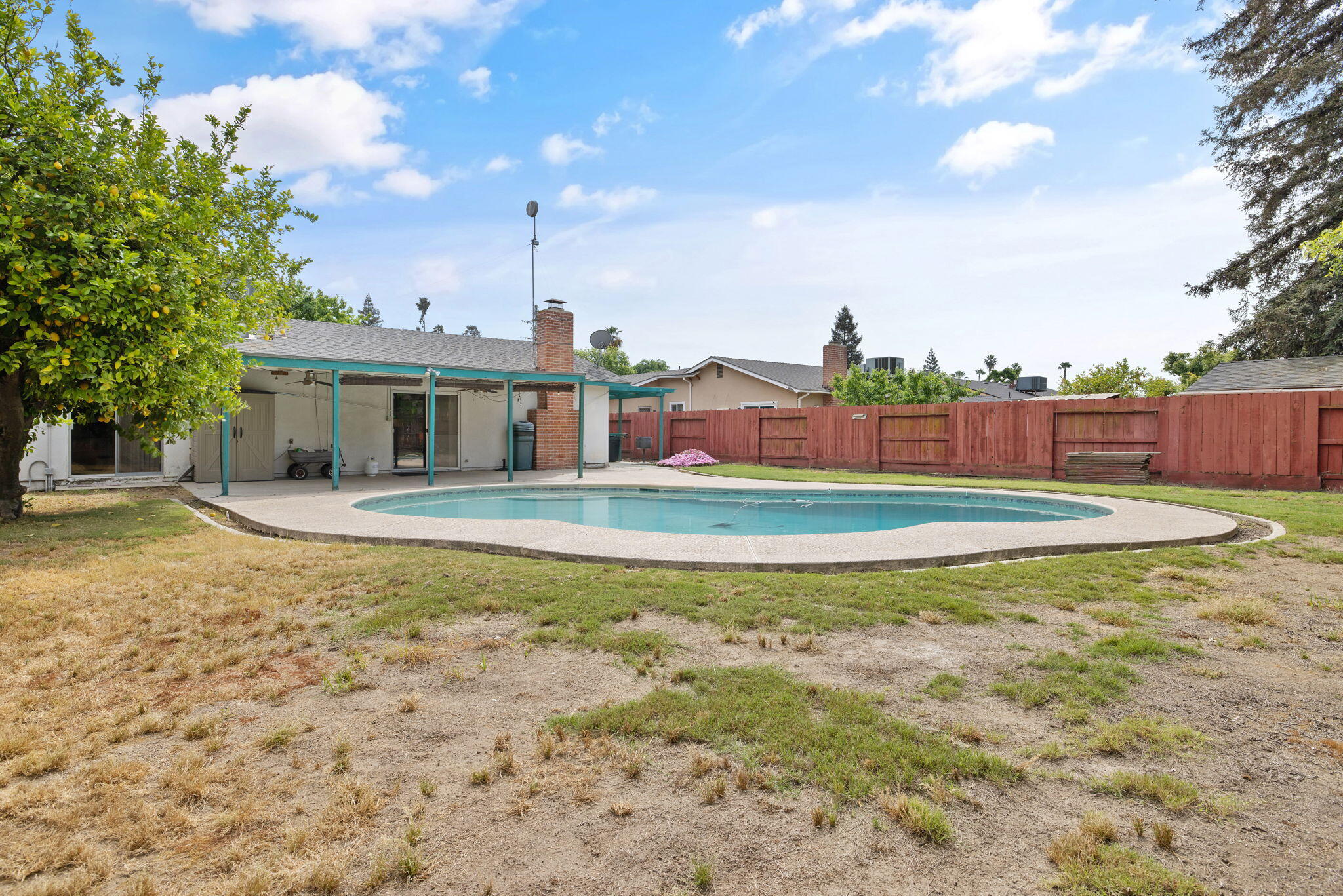 2323 S Dollner St, Visalia, CA 93277