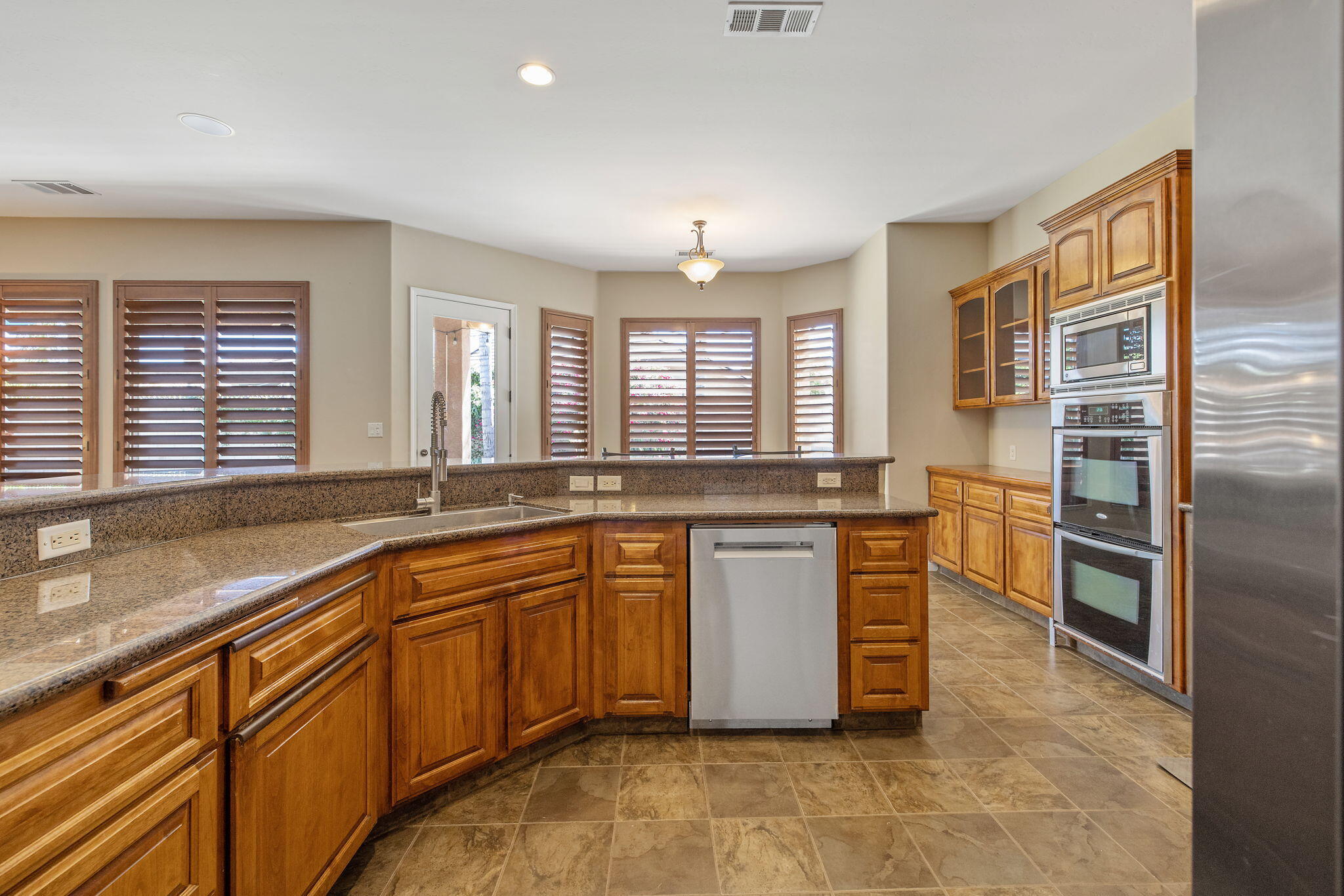 11305 Andretti Ave, Bakersfield, CA 93312