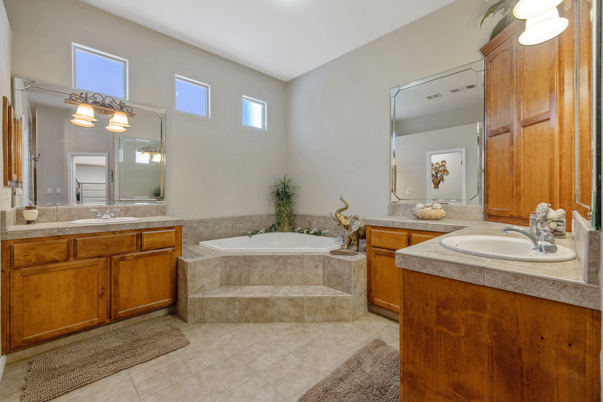 11305 Andretti Ave, Bakersfield, CA 93312