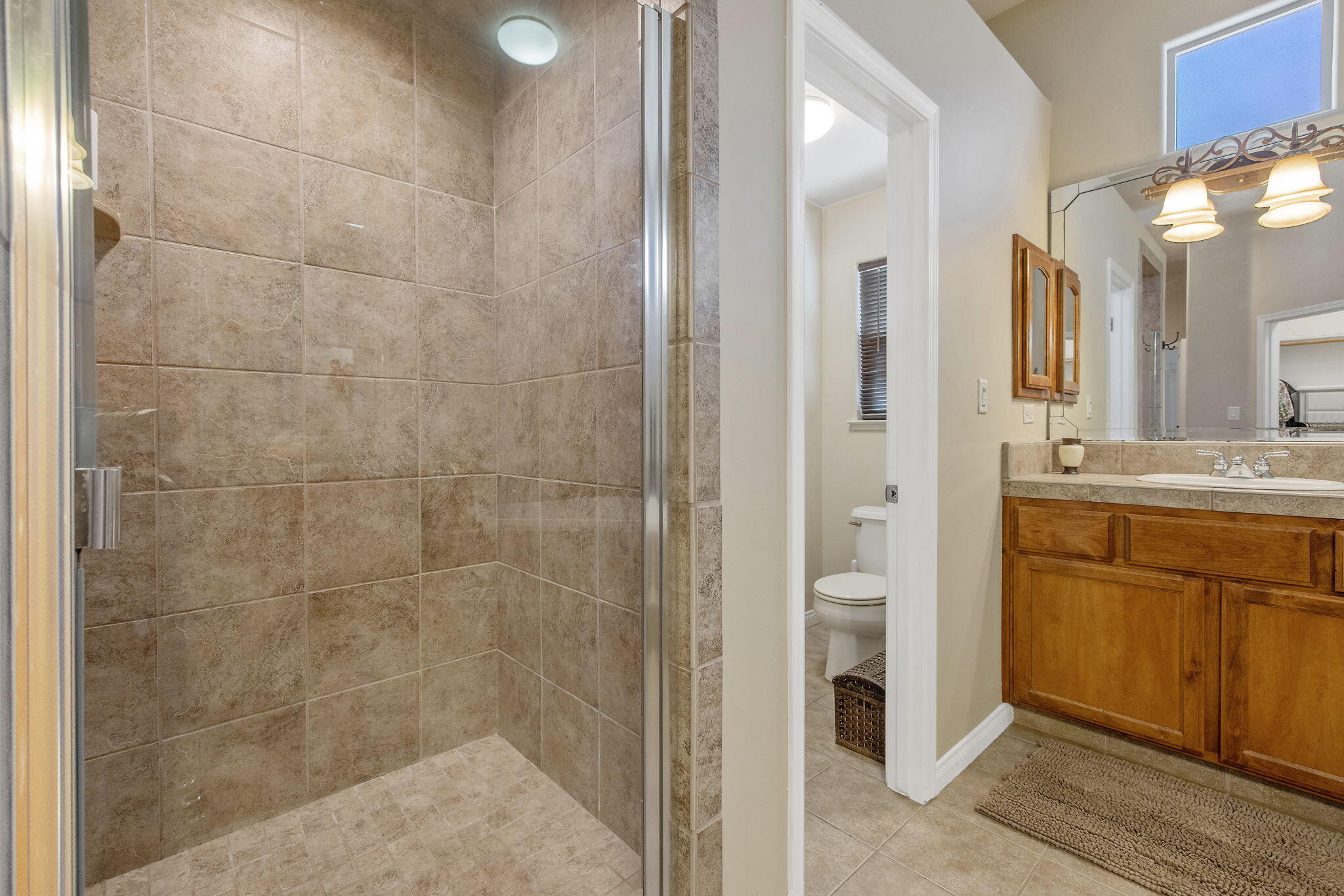 11305 Andretti Ave, Bakersfield, CA 93312