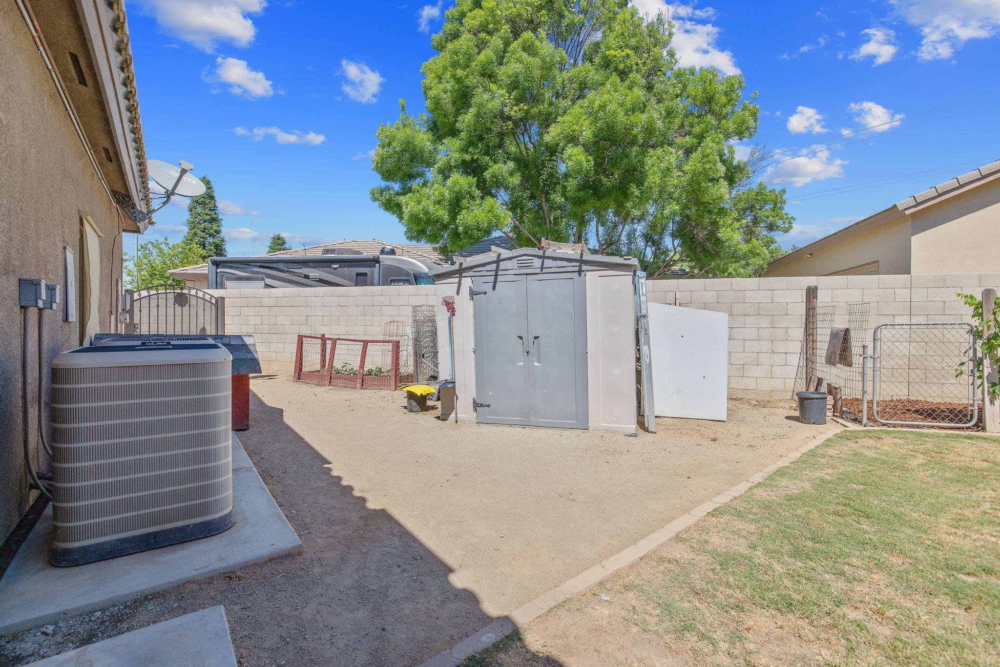 11305 Andretti Ave, Bakersfield, CA 93312