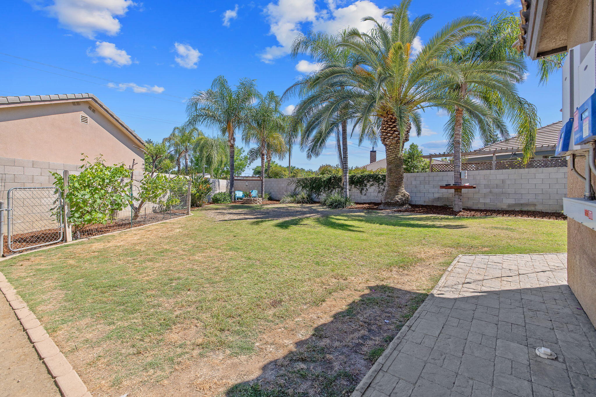 11305 Andretti Ave, Bakersfield, CA 93312