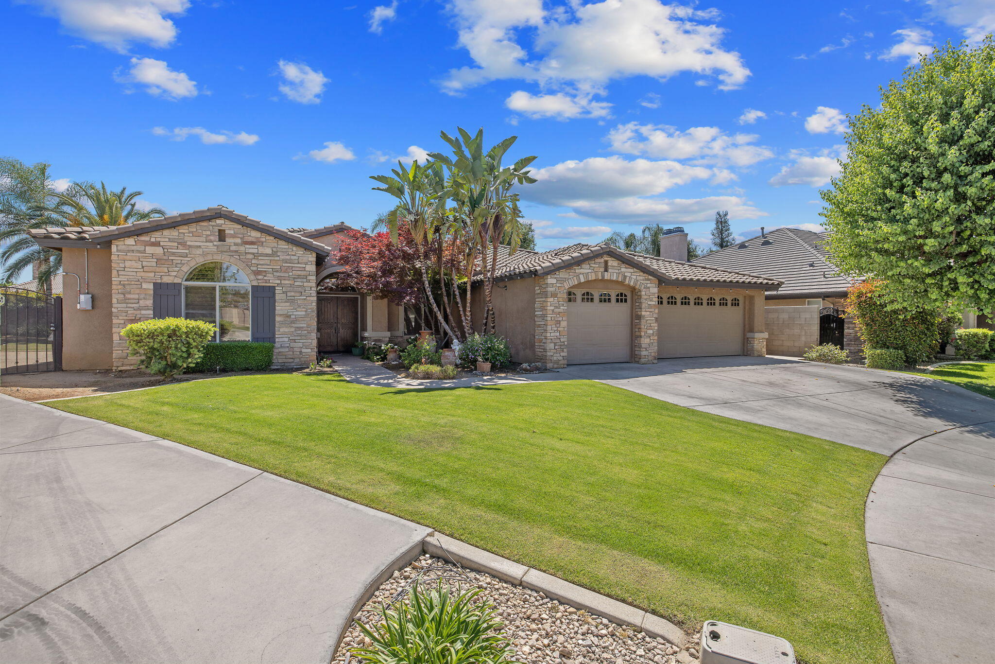 11305 Andretti Ave, Bakersfield, CA 93312