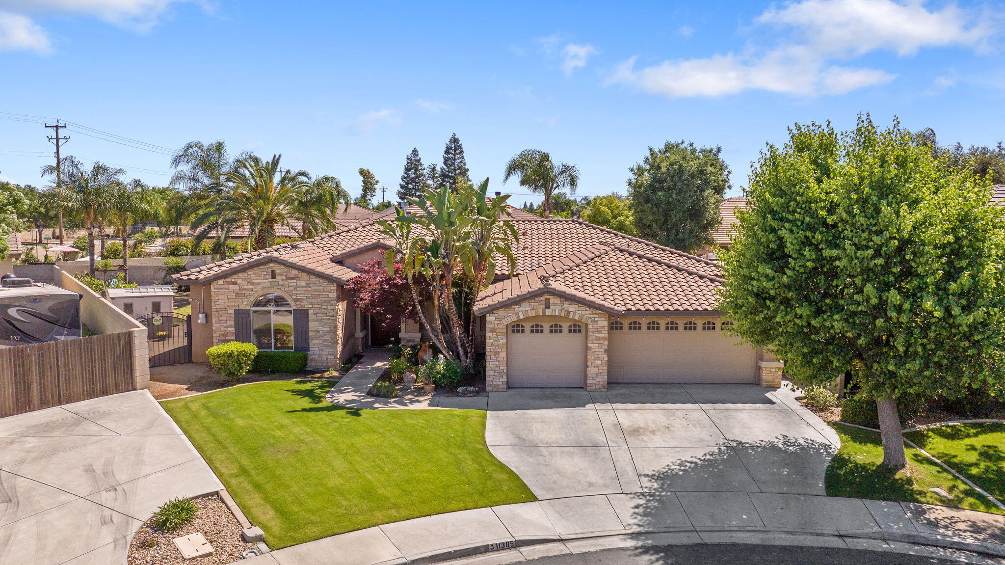 11305 Andretti Ave, Bakersfield, CA 93312