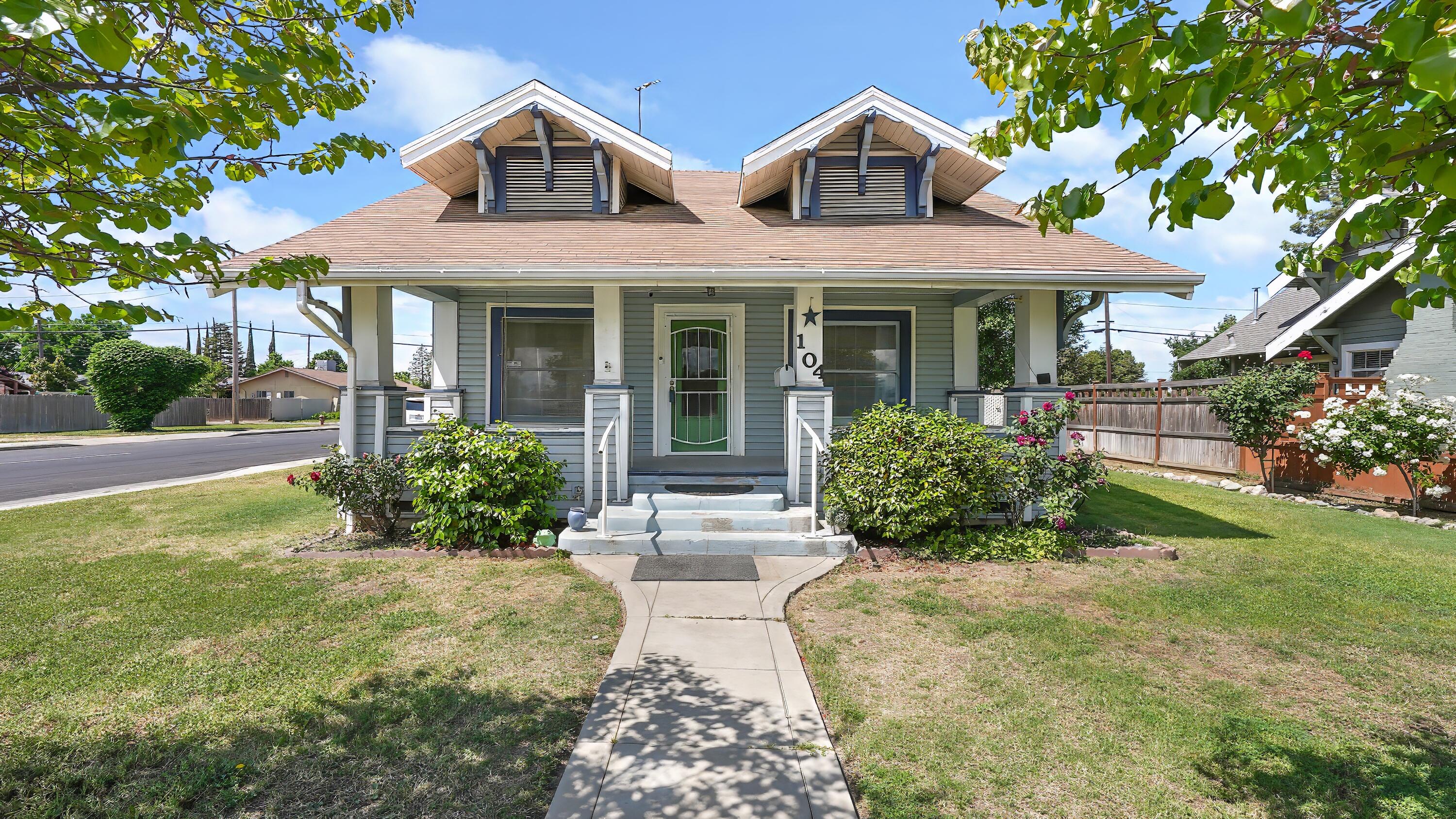 104 N Orange Ave, Exeter, CA 93221