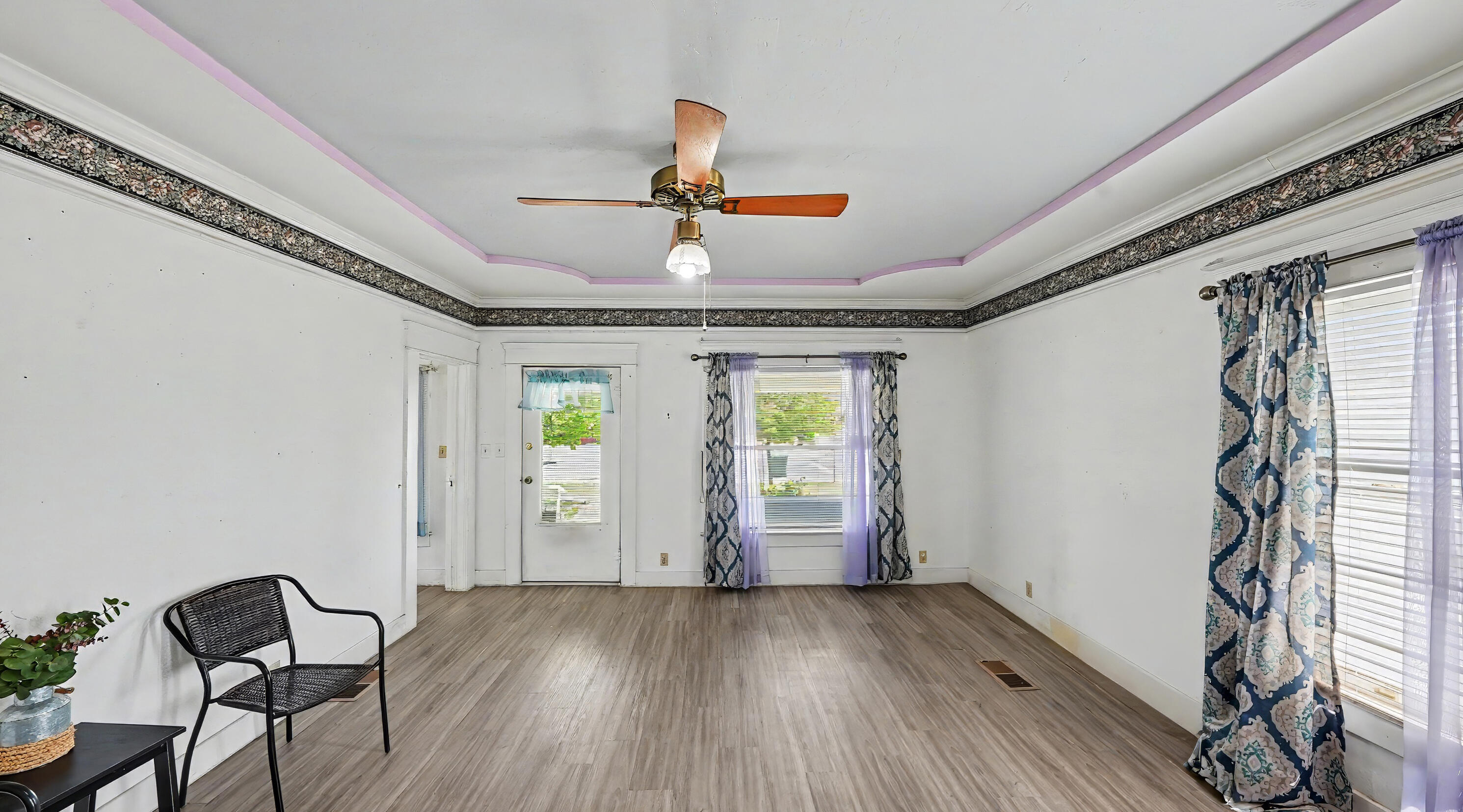 104 N Orange Ave, Exeter, CA 93221