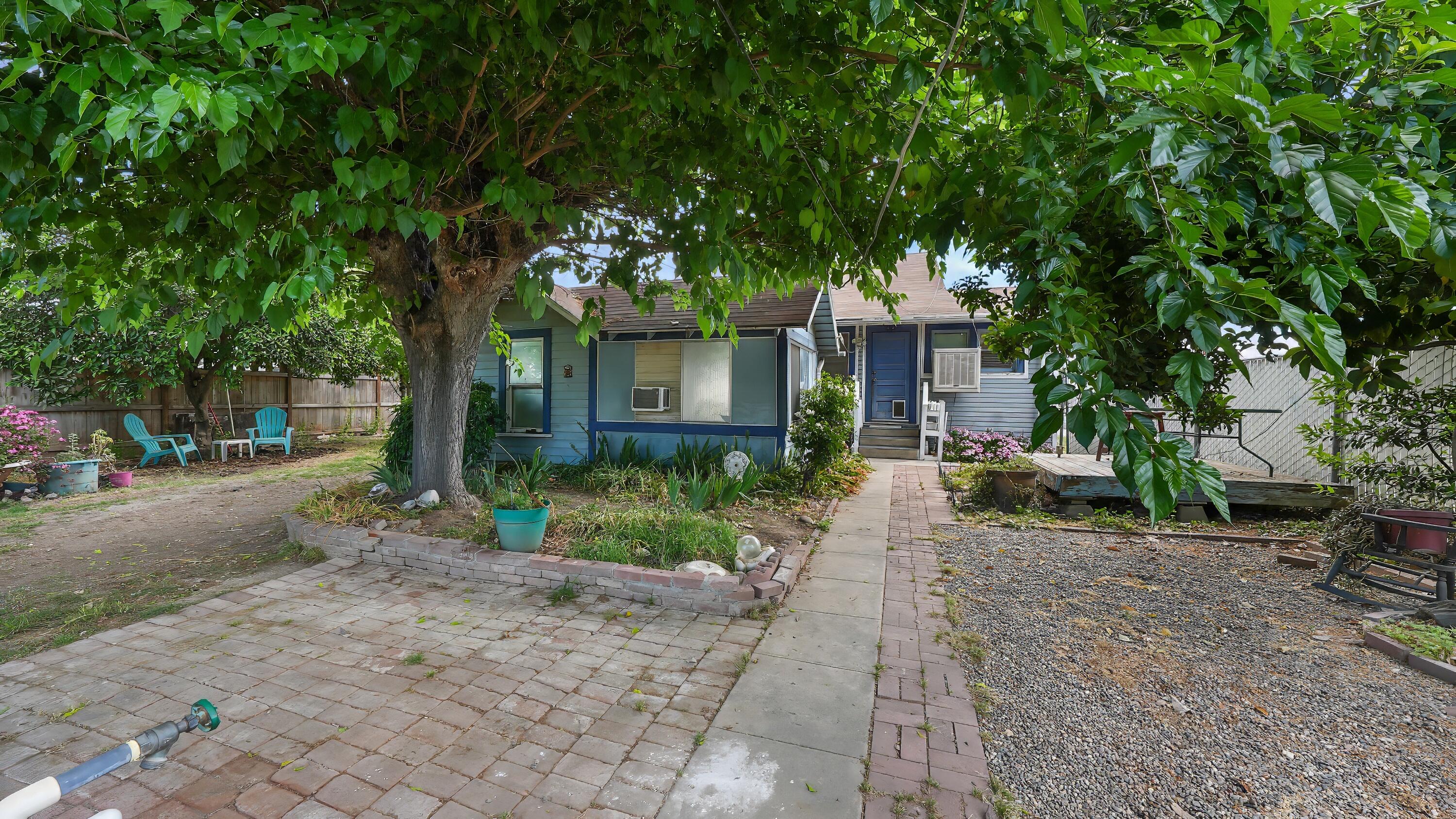 104 N Orange Ave, Exeter, CA 93221