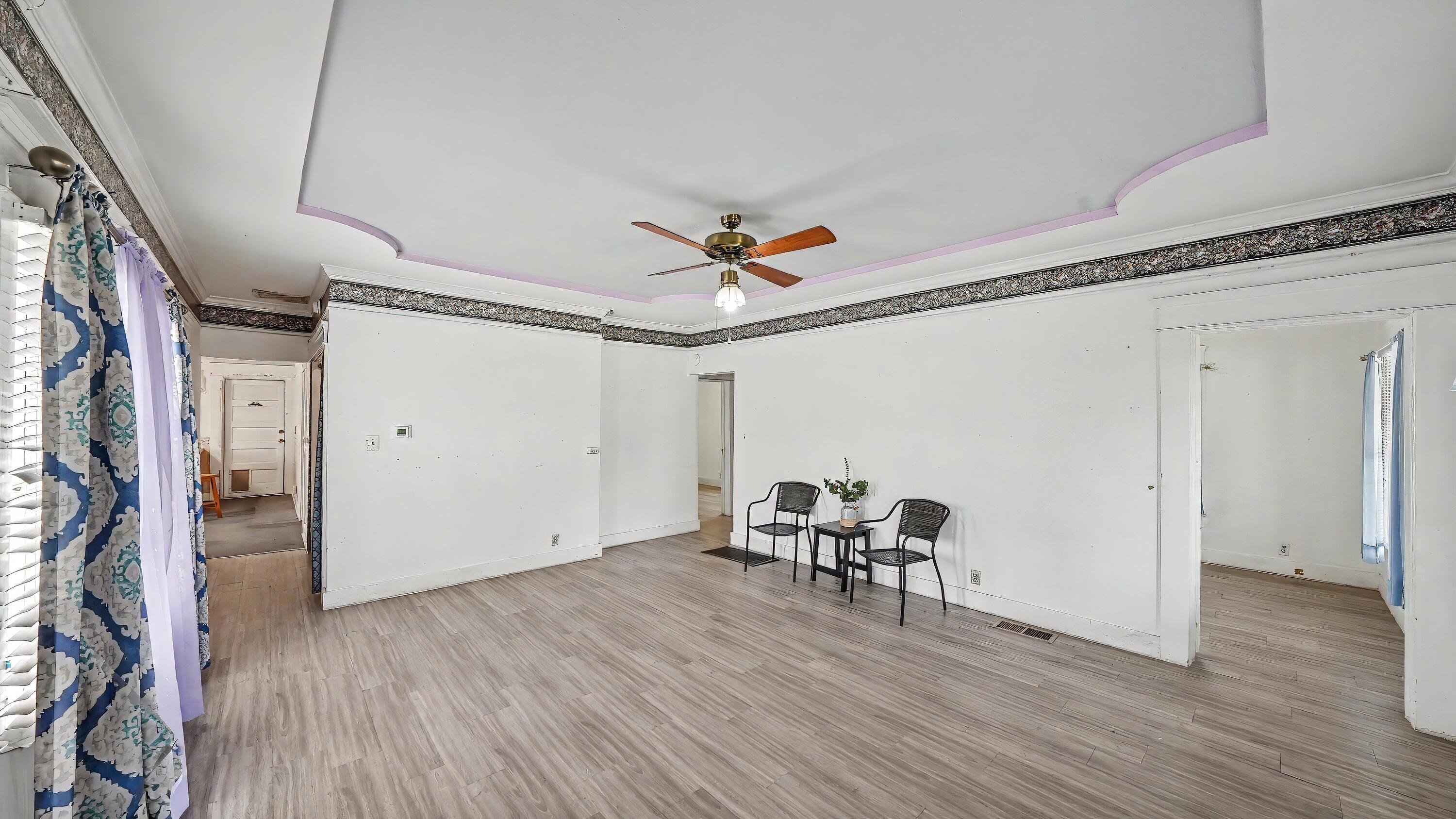 104 N Orange Ave, Exeter, CA 93221