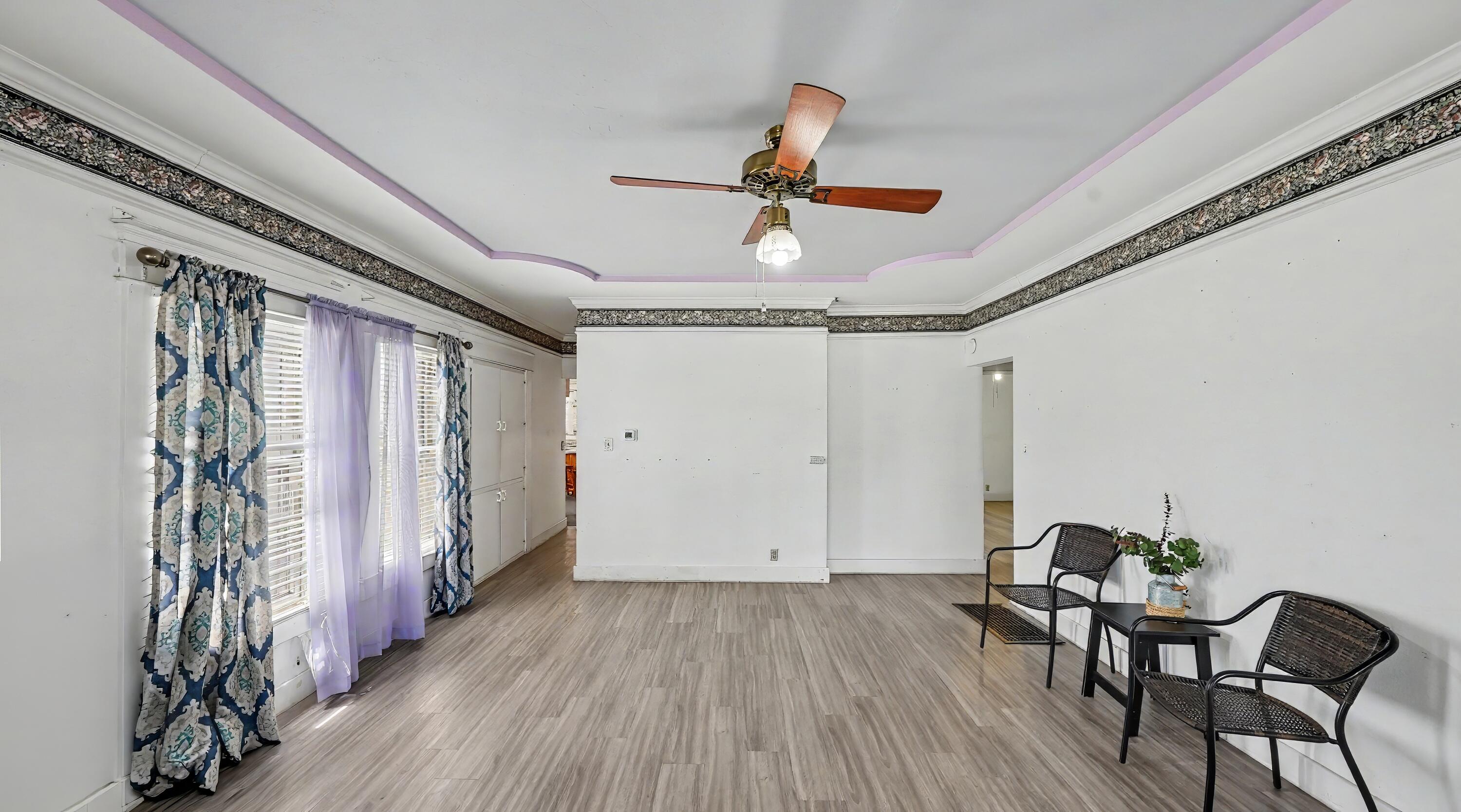 104 N Orange Ave, Exeter, CA 93221