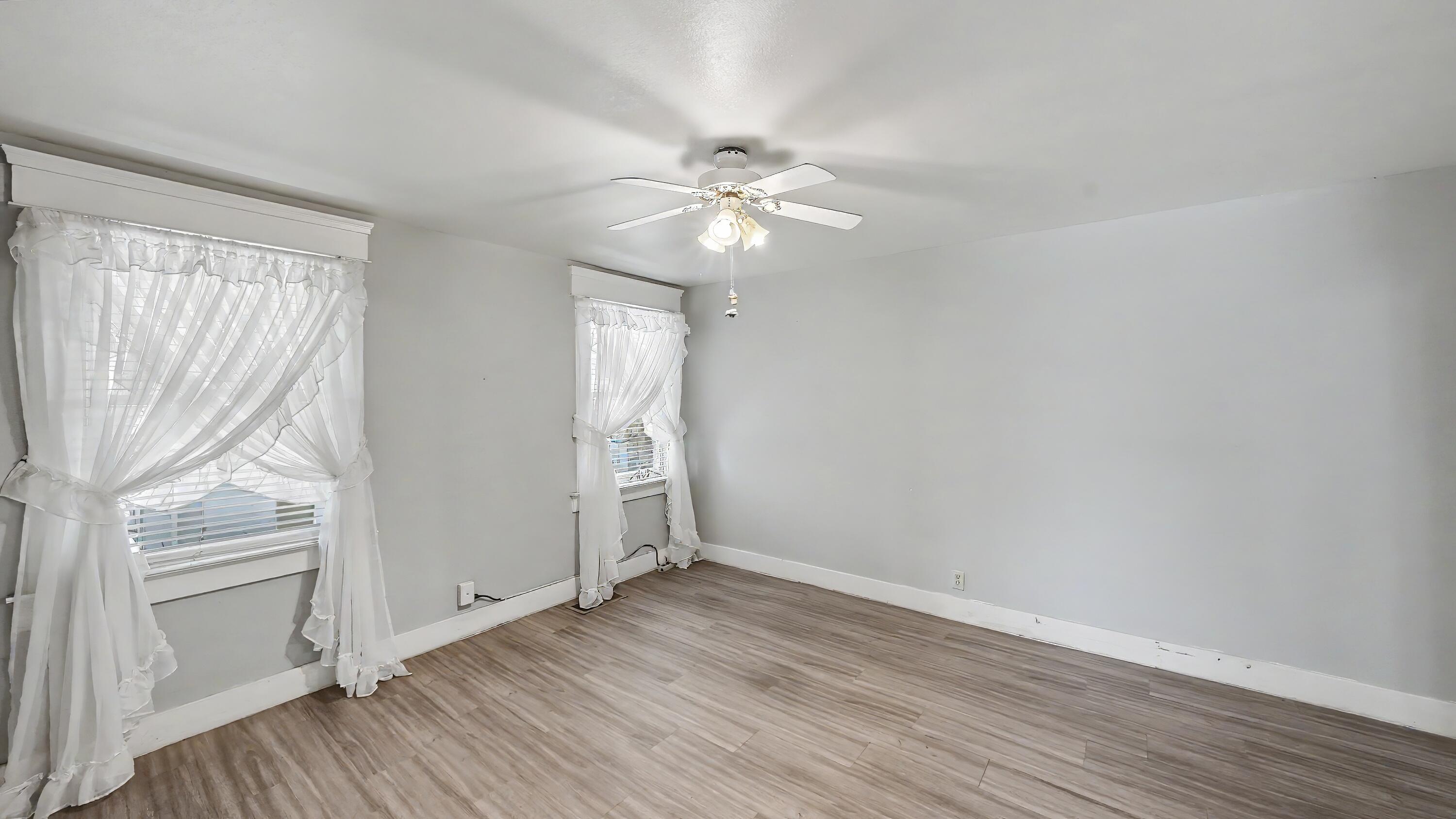 104 N Orange Ave, Exeter, CA 93221