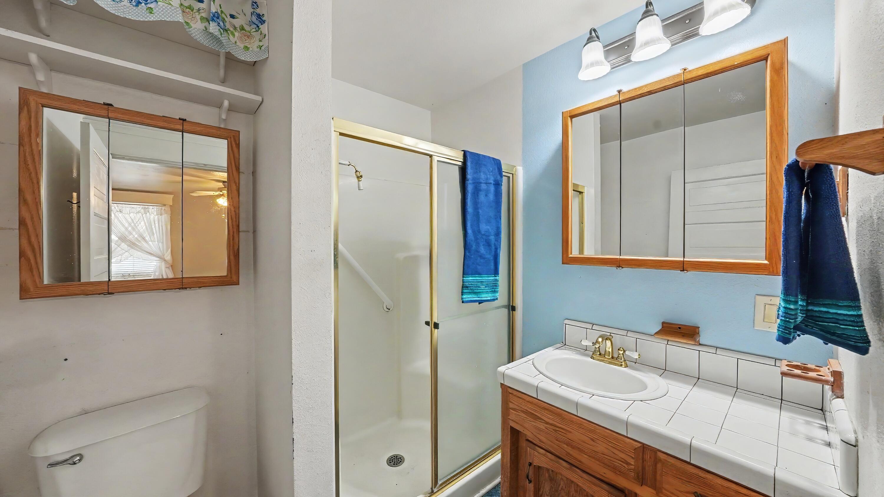 104 N Orange Ave, Exeter, CA 93221