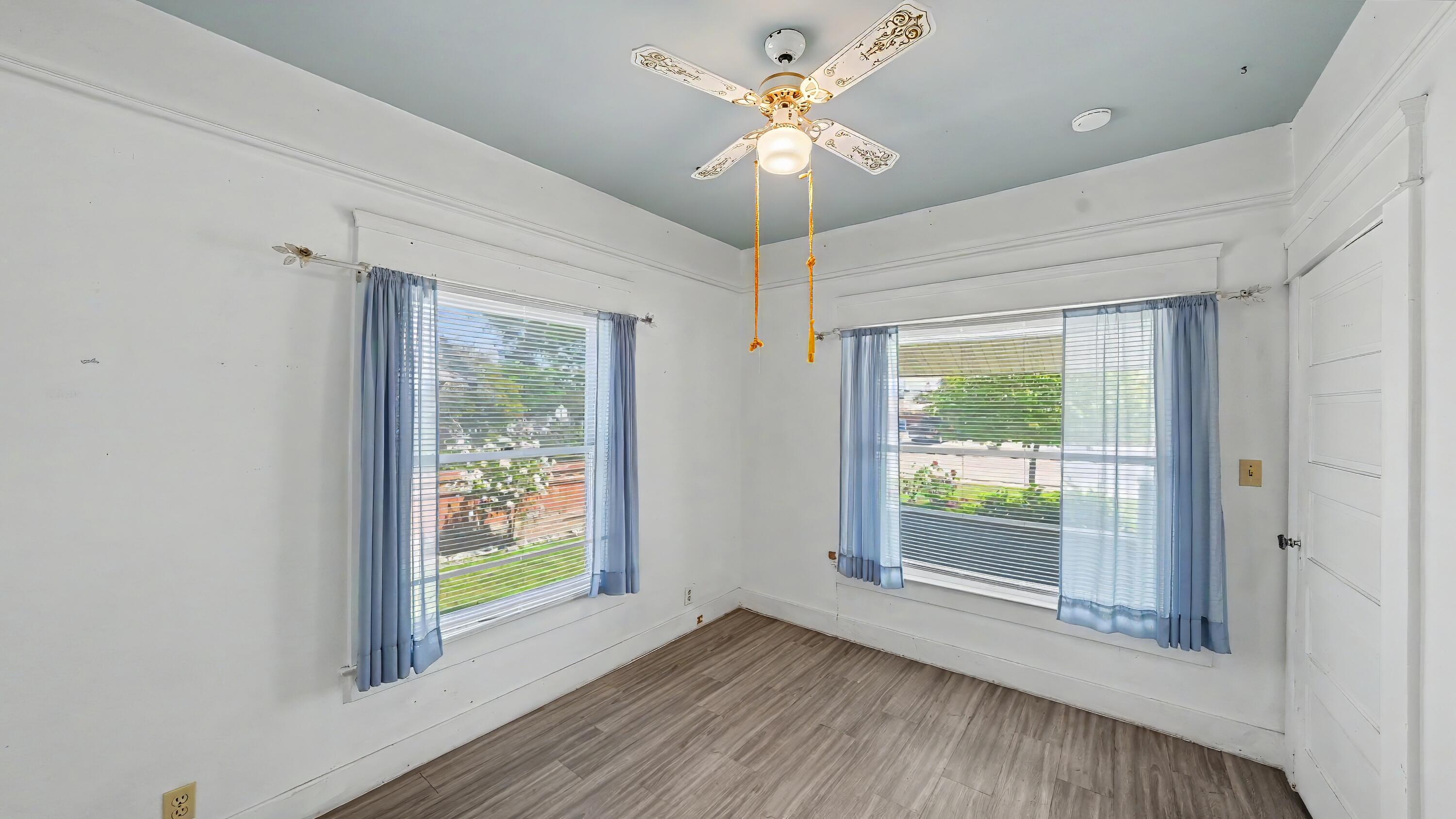 104 N Orange Ave, Exeter, CA 93221