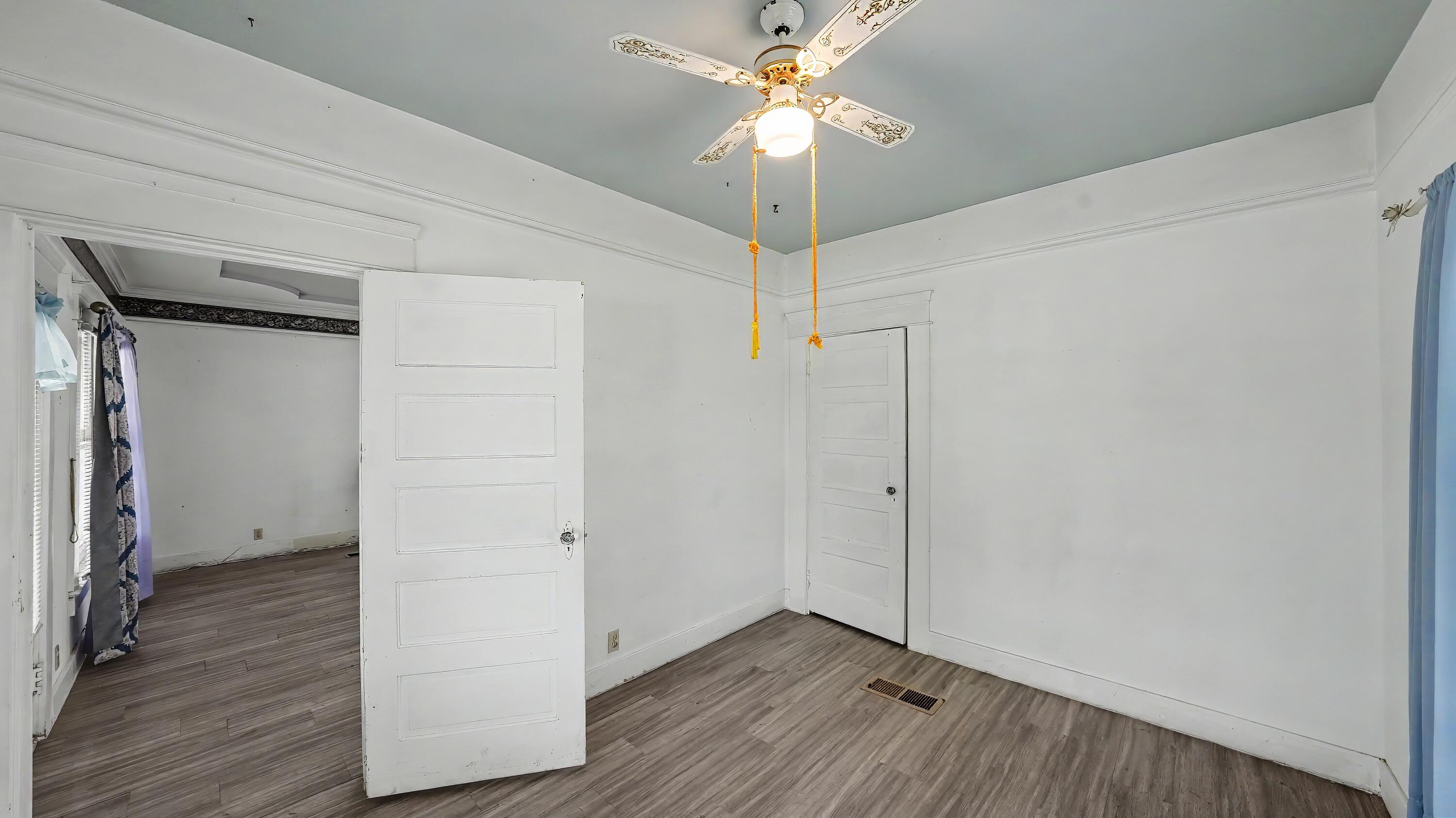 104 N Orange Ave, Exeter, CA 93221