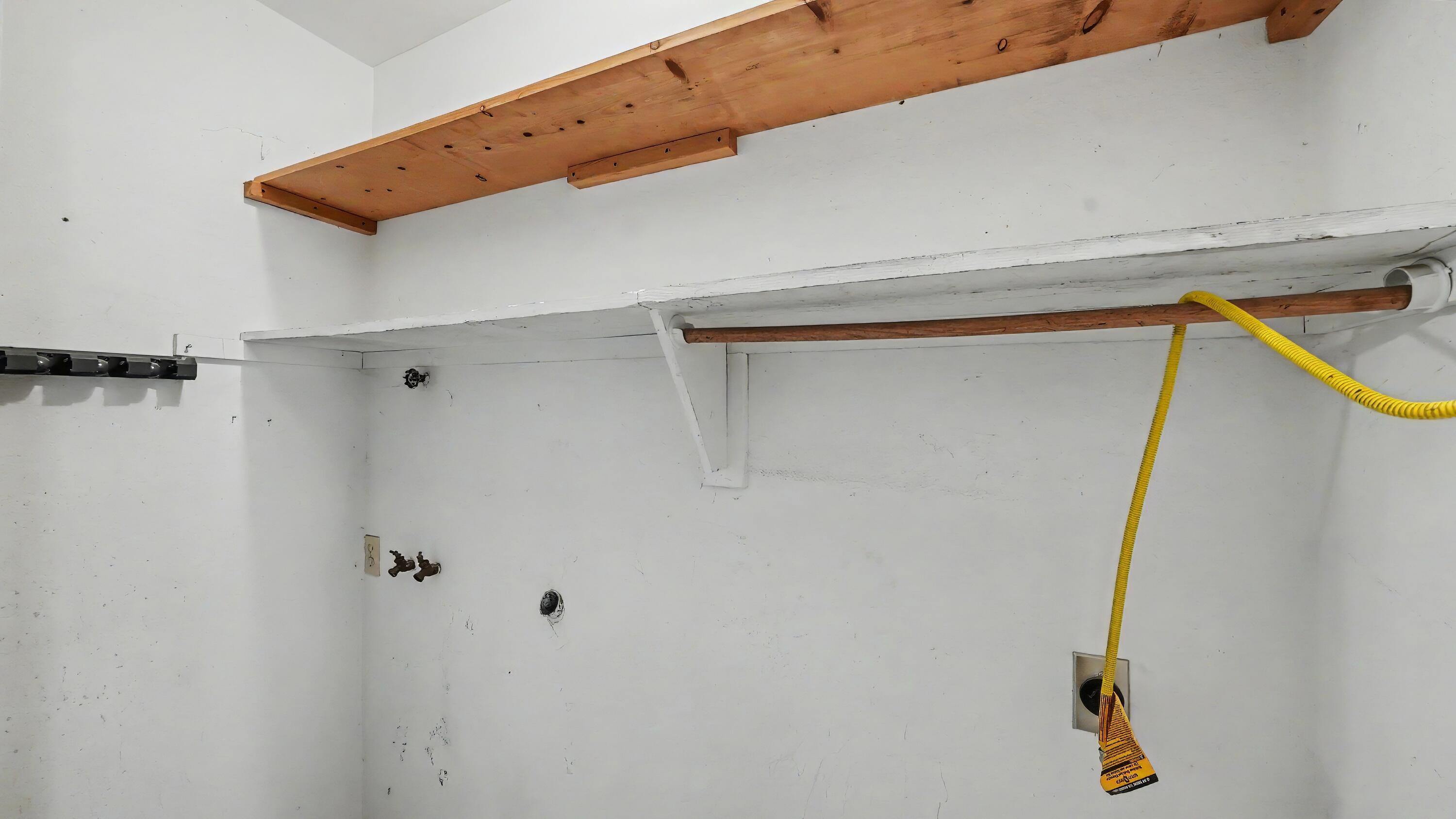 104 N Orange Ave, Exeter, CA 93221