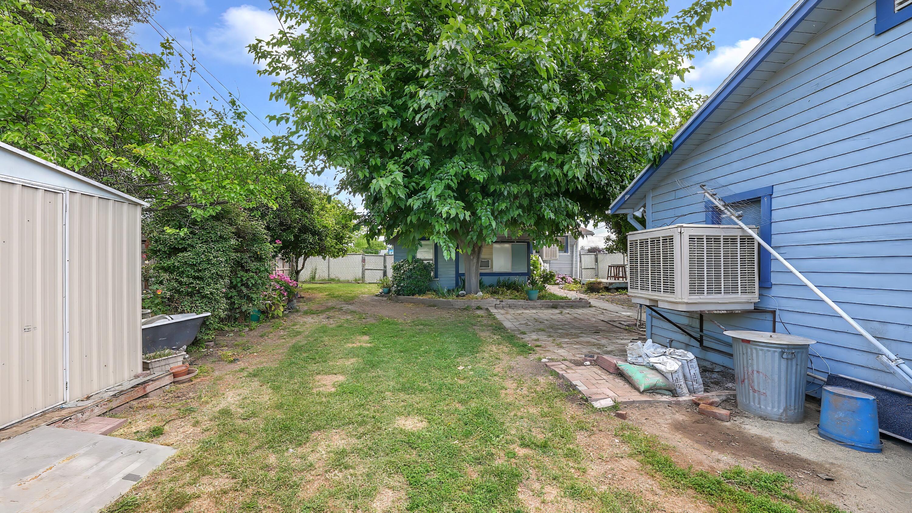 104 N Orange Ave, Exeter, CA 93221