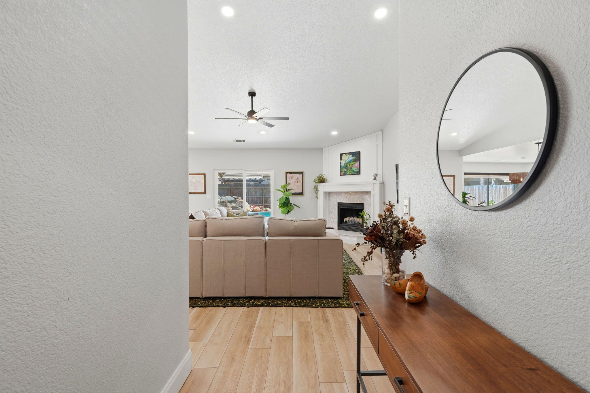 2336 S Cedar St, Visalia, CA 93292