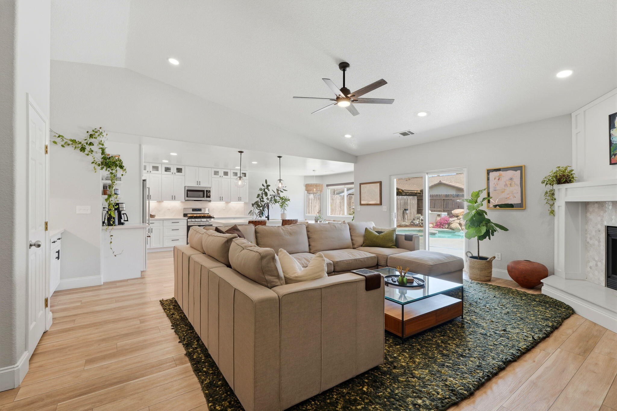 2336 S Cedar St, Visalia, CA 93292