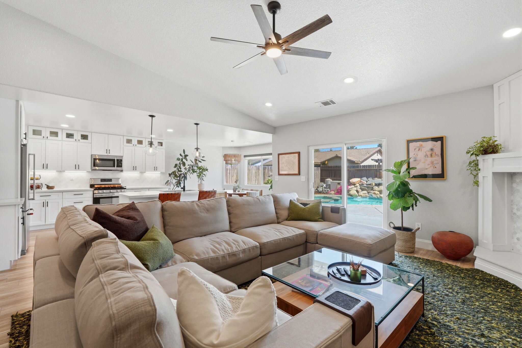 2336 S Cedar St, Visalia, CA 93292