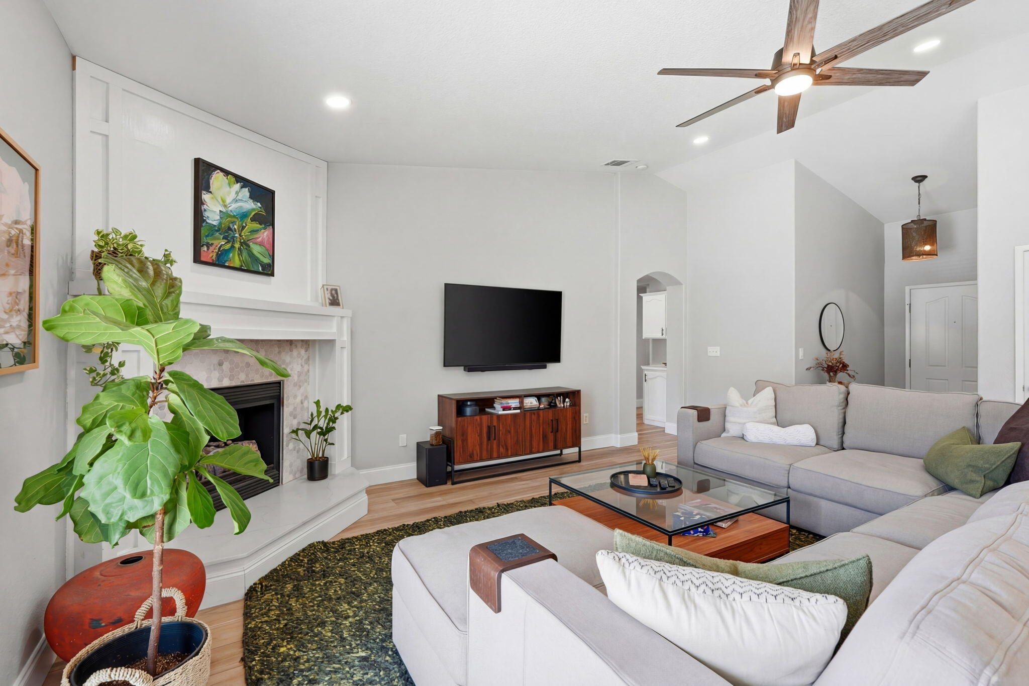 2336 S Cedar St, Visalia, CA 93292